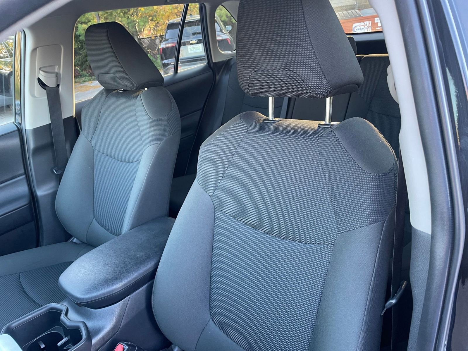 Thumbnail: 2025 Toyota RAV4 - 34