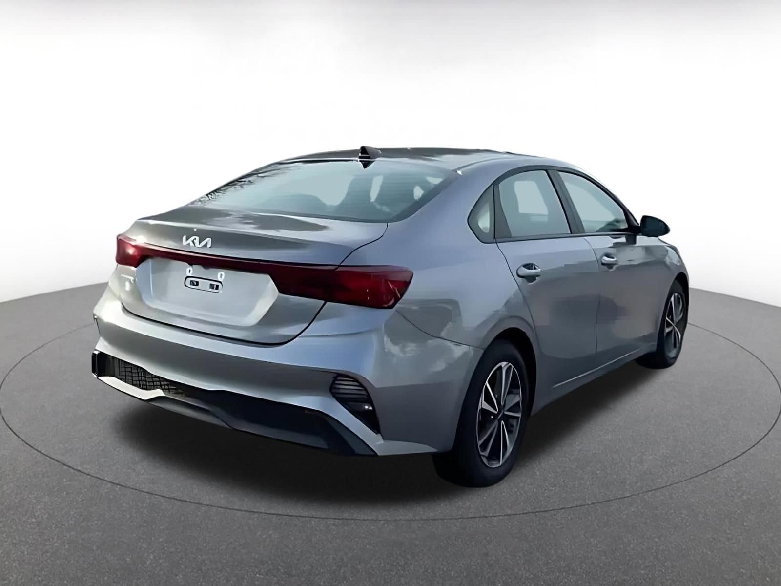 Thumbnail: 2024 Kia Forte - 12