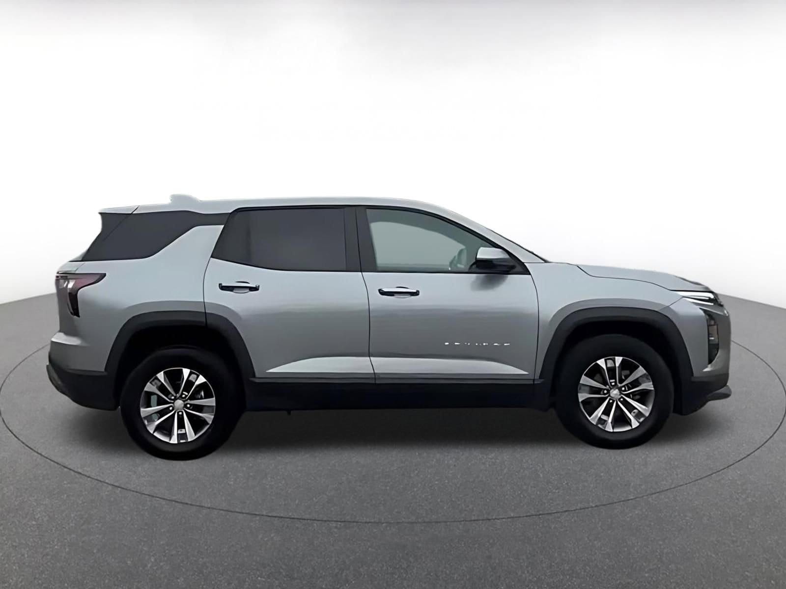 Thumbnail: 2025 Chevrolet Equinox - 11