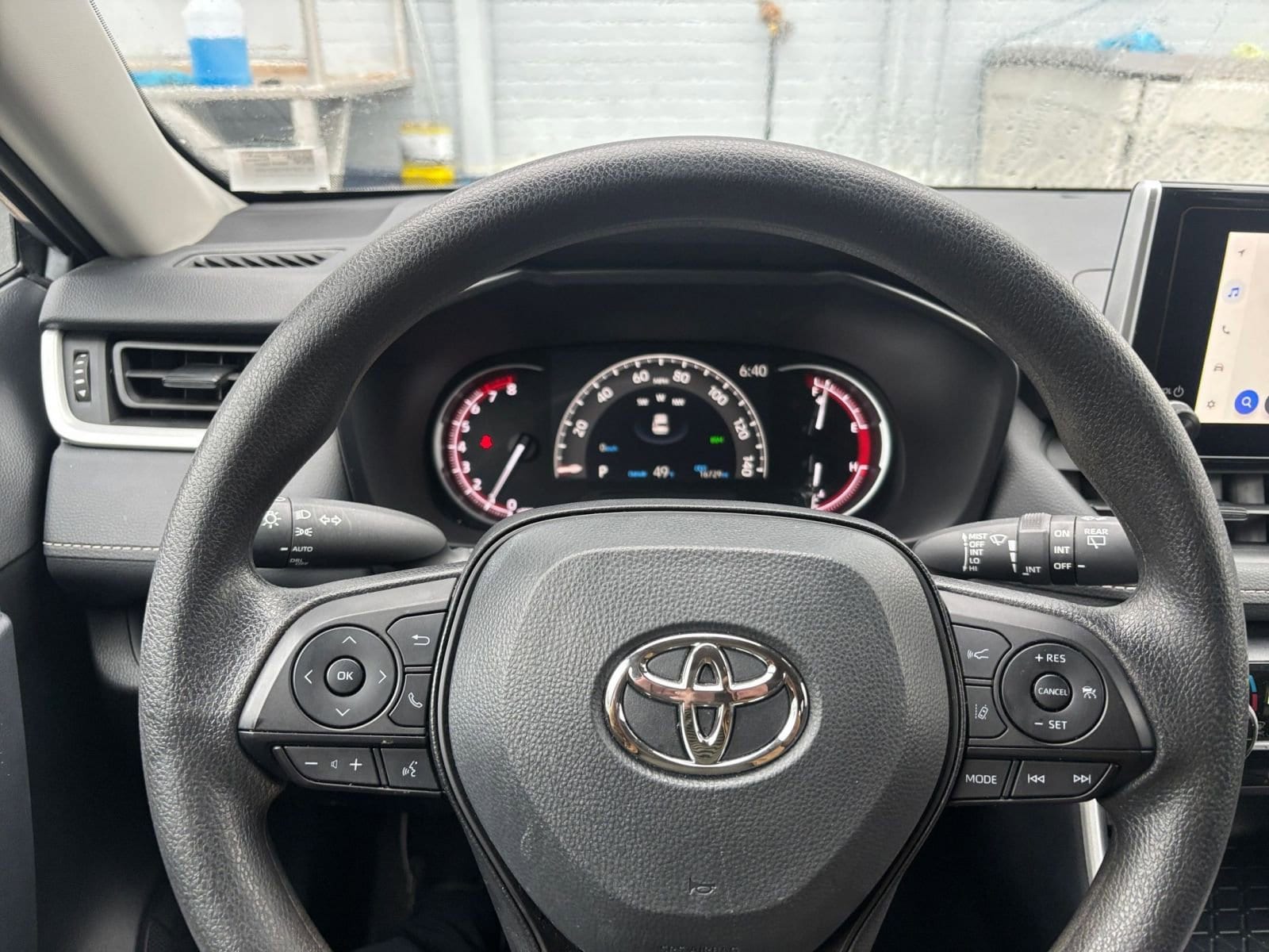 Thumbnail: 2025 Toyota RAV4 - 32