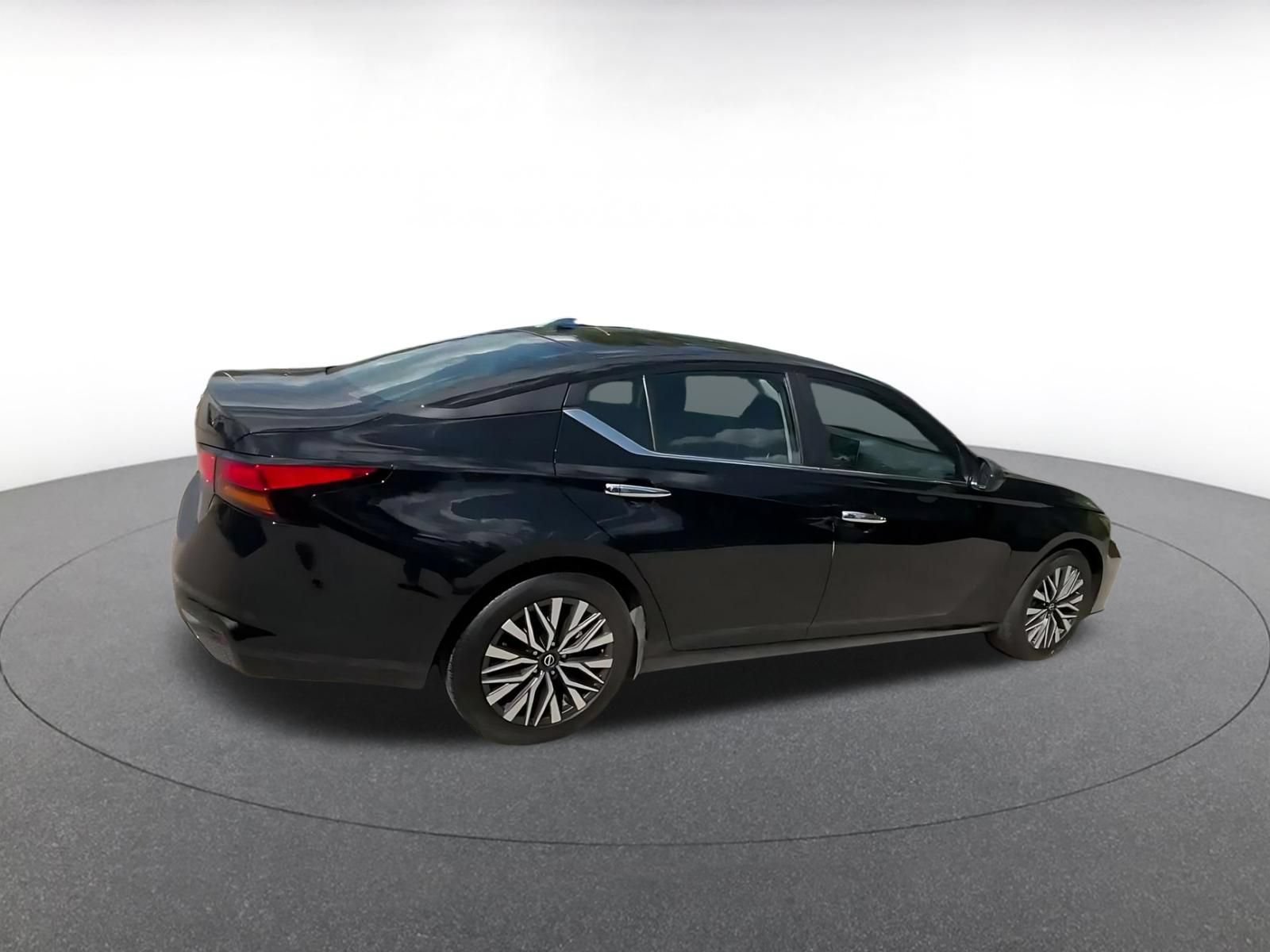 Thumbnail: 2025 Nissan Altima - 13
