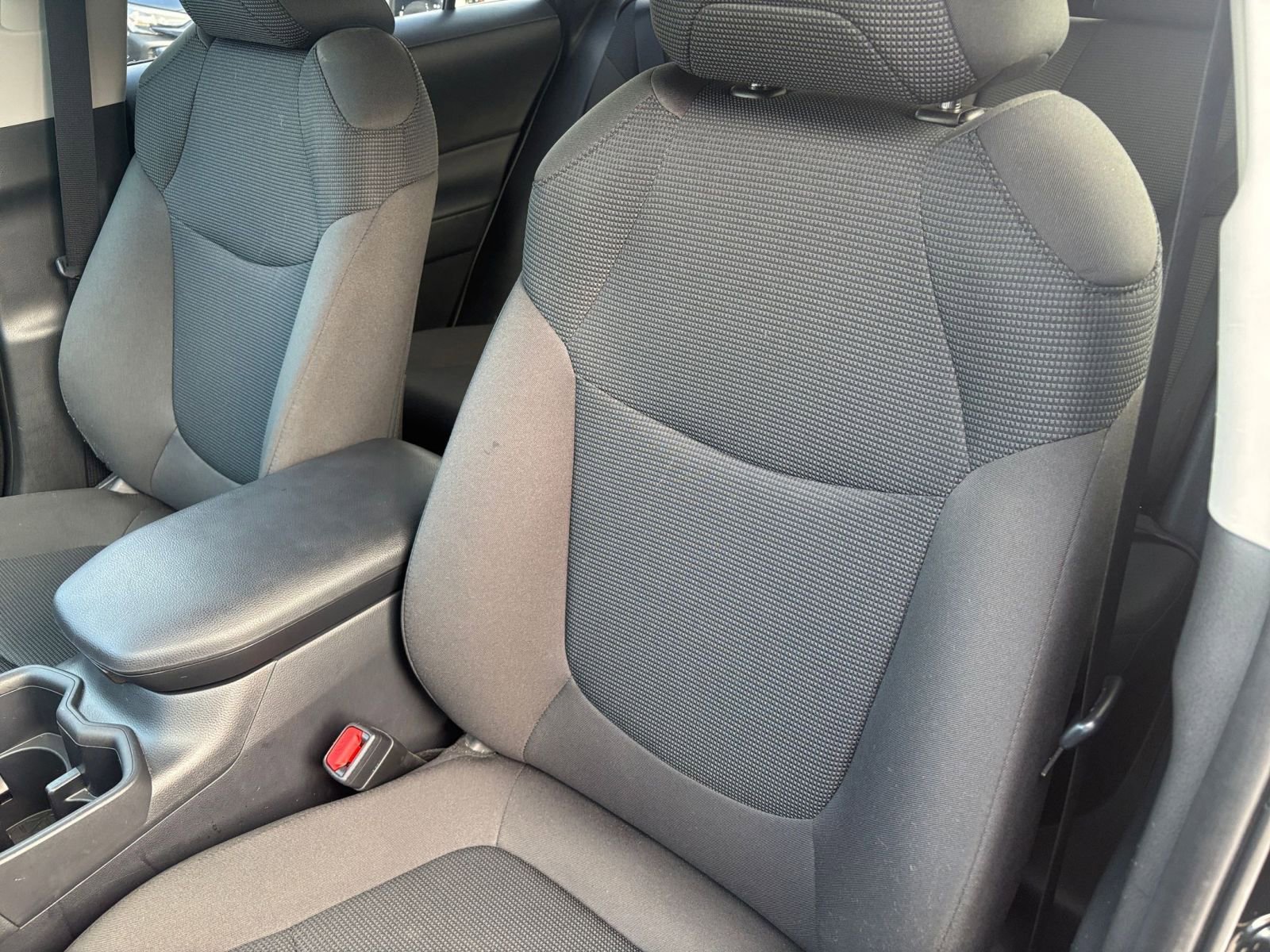 Thumbnail: 2025 Toyota RAV4 - 34