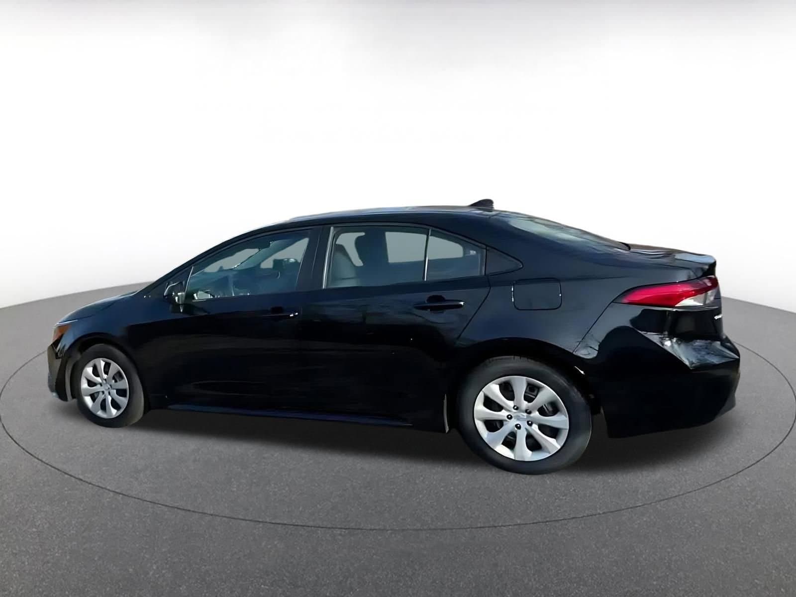 Thumbnail: 2025 Toyota Corolla - 11