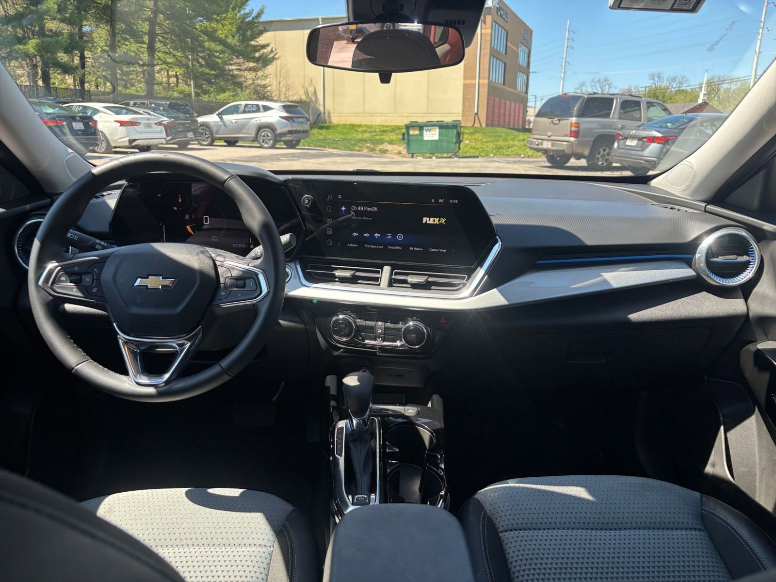 Thumbnail: 2025 Chevrolet Trax - 32