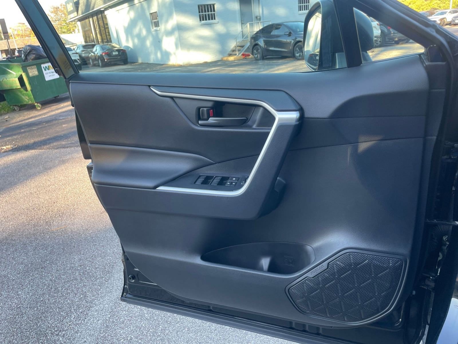 Thumbnail: 2025 Toyota RAV4 - 20