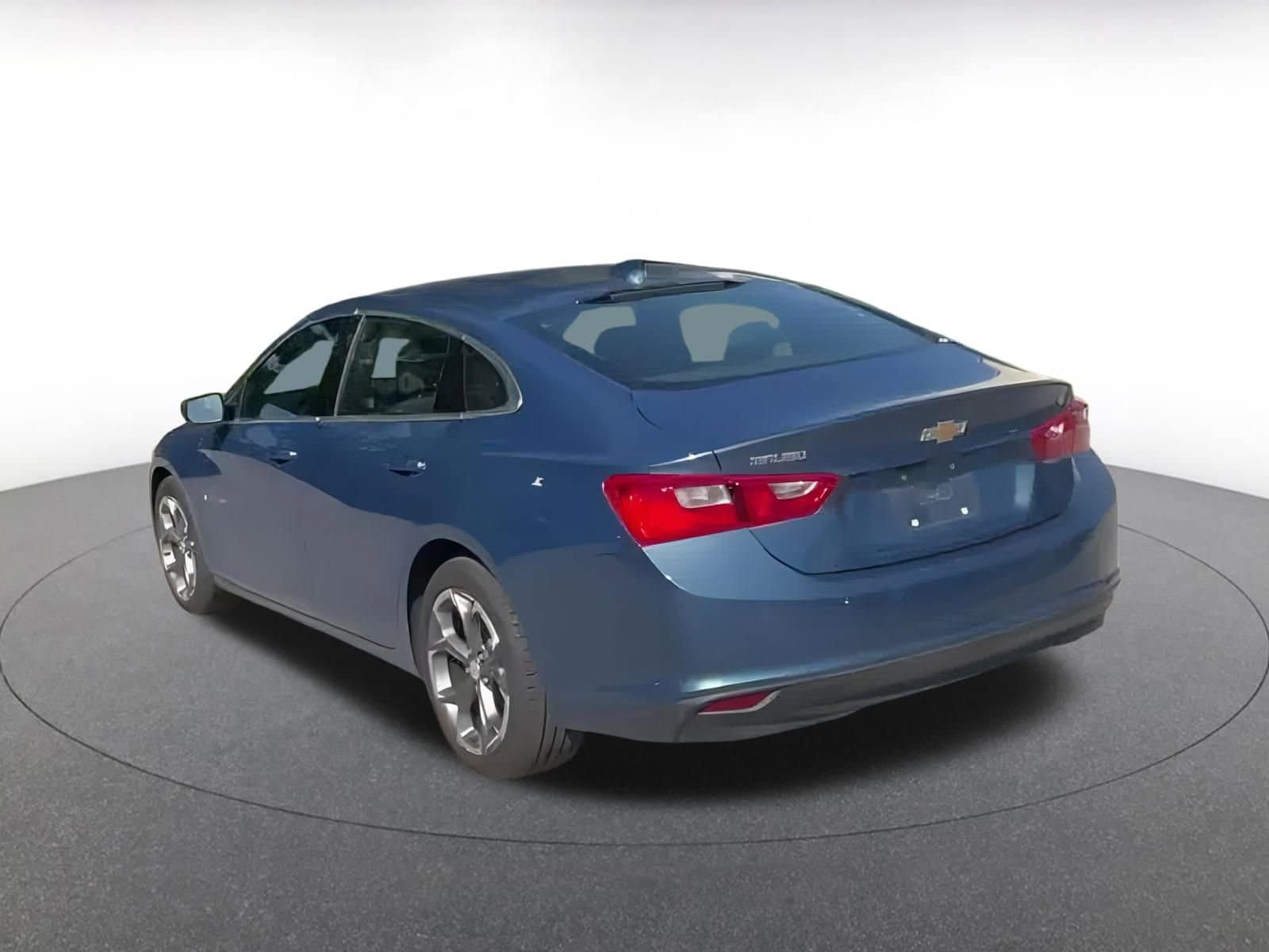 Thumbnail: 2024 Chevrolet Malibu - 10