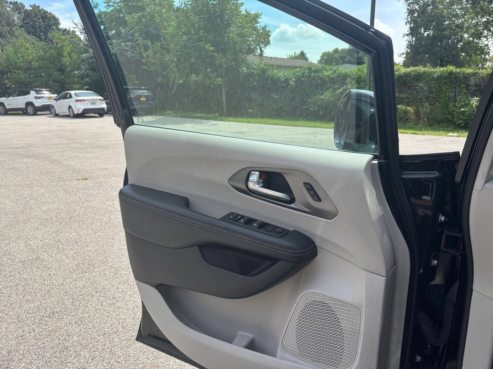Thumbnail: 2024 Chrysler Pacifica - 18