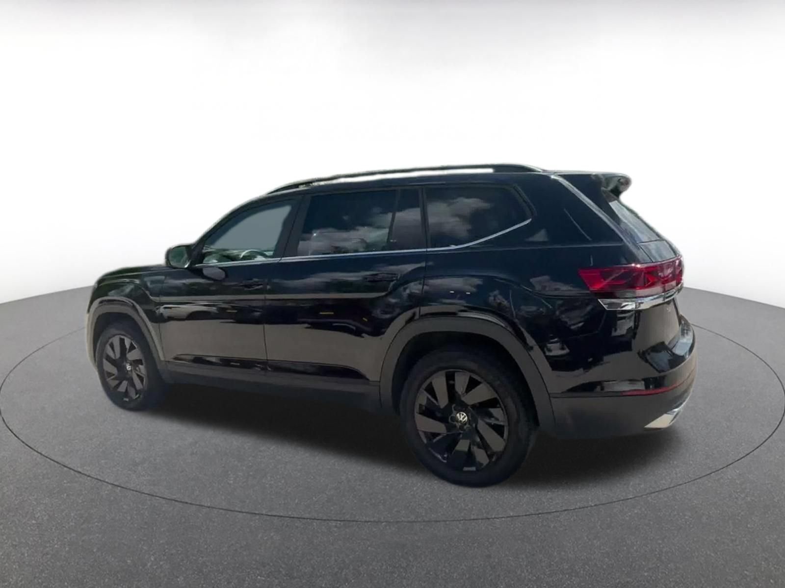 Thumbnail: 2026 Volkswagen Atlas - 10