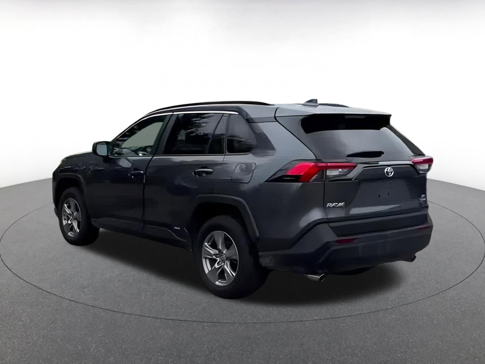 Thumbnail: 2025 Toyota RAV4 - 8