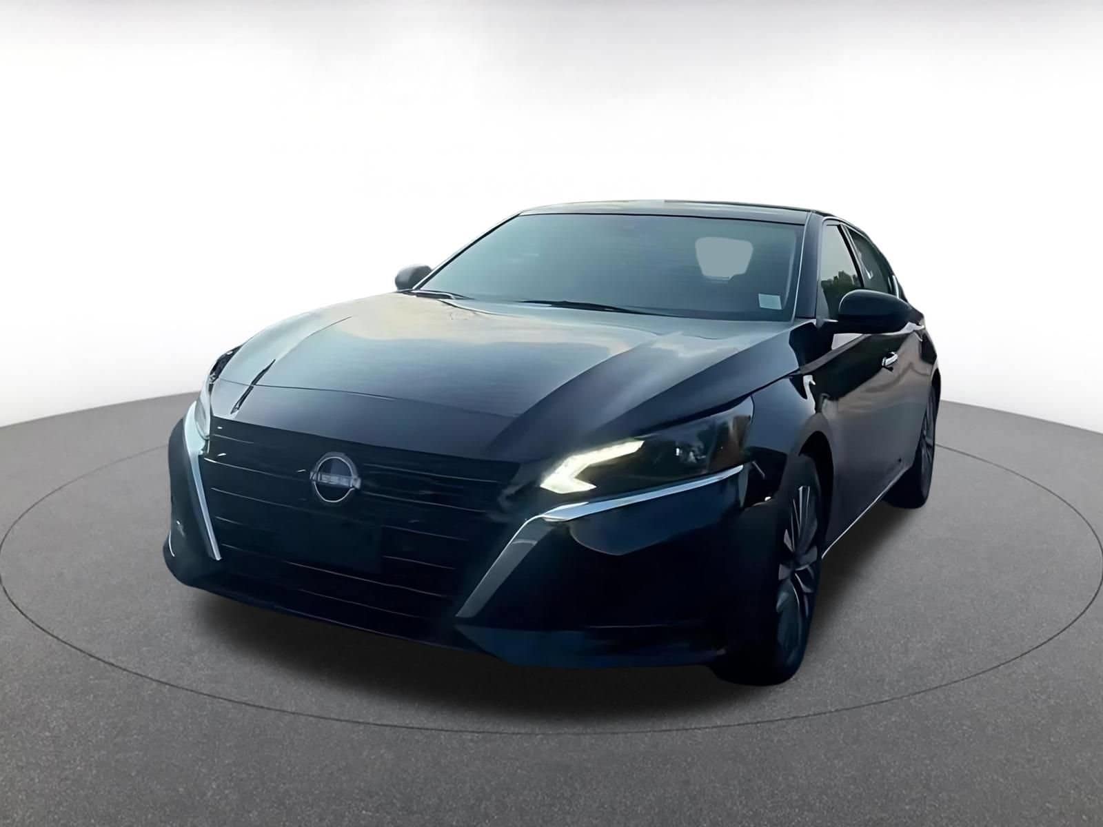 Thumbnail: 2025 Nissan Altima - 4