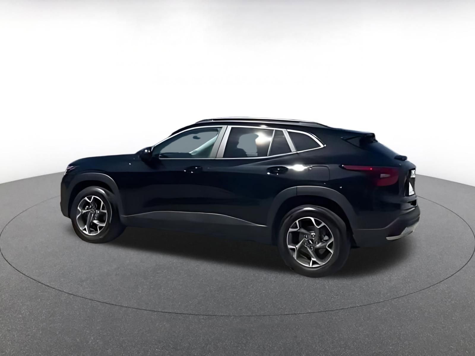 Thumbnail: 2025 Chevrolet Trax - 14