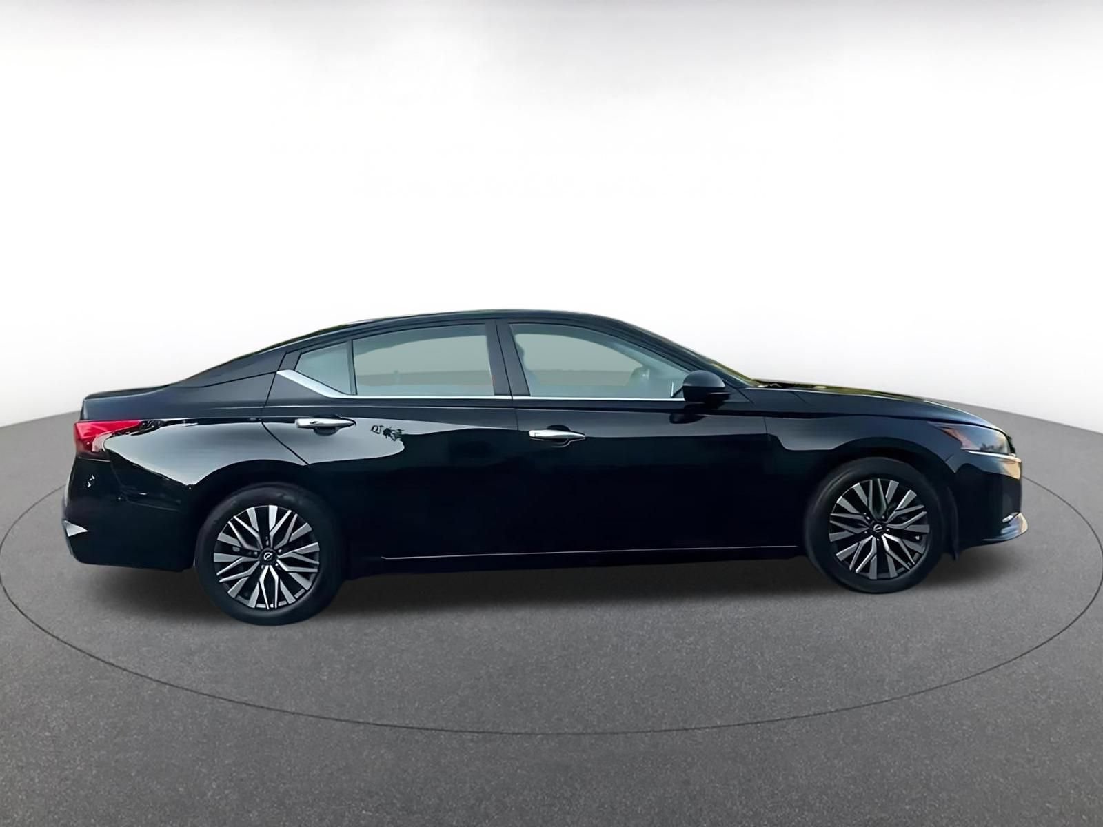 Thumbnail: 2025 Nissan Altima - 16