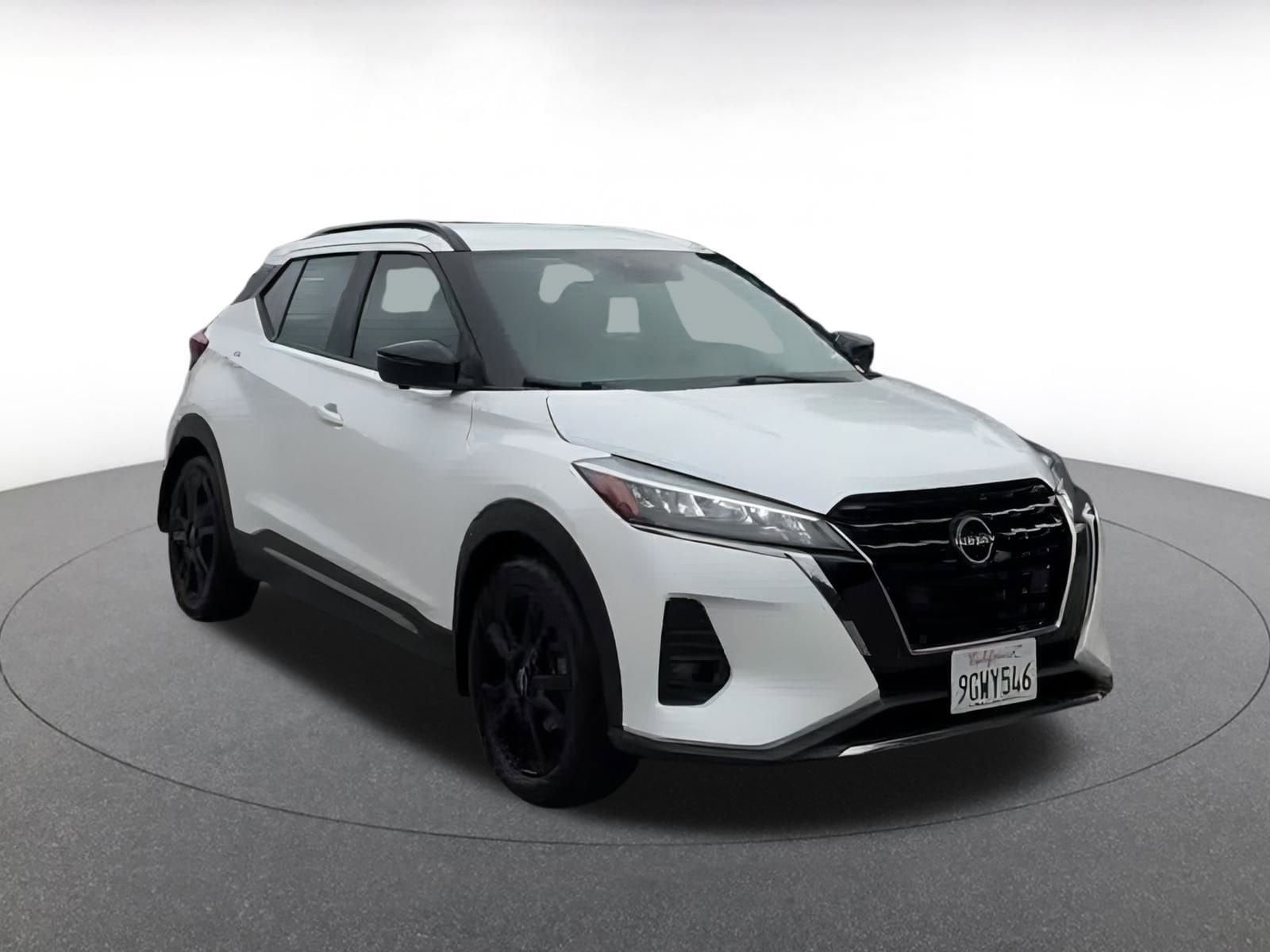 Thumbnail: 2023 Nissan Kicks - 3