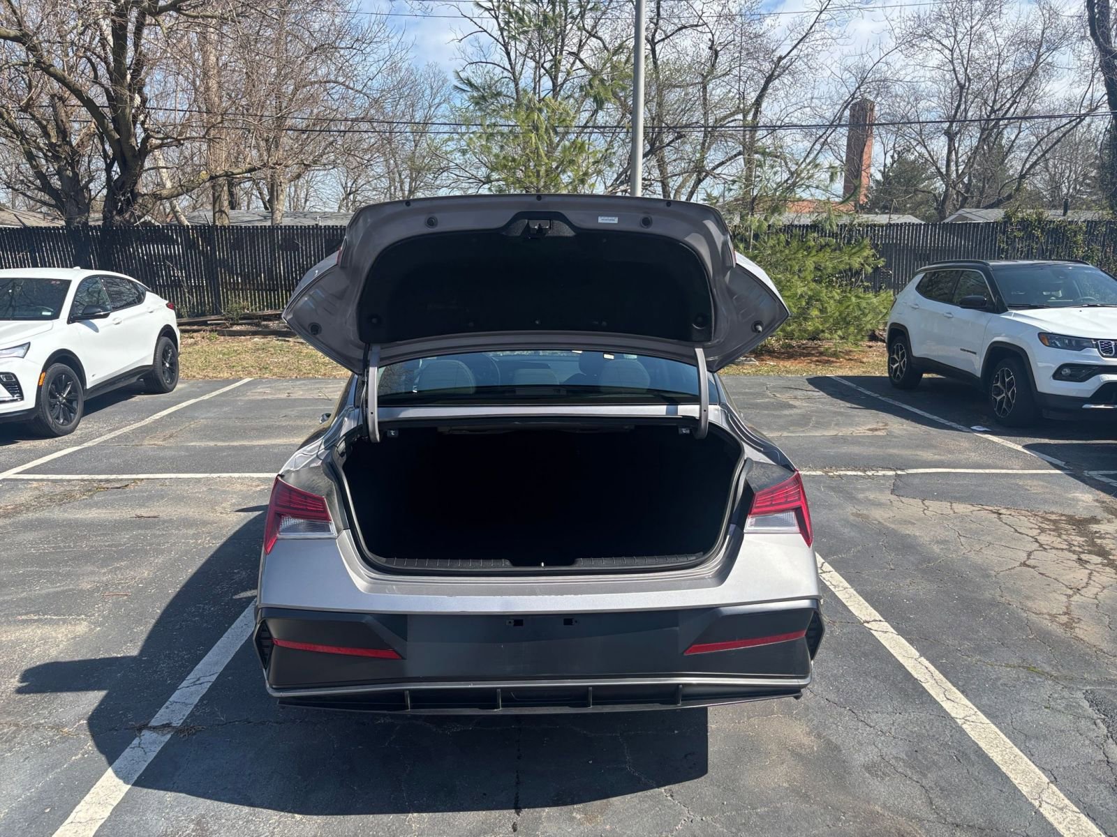 Thumbnail: 2025 Hyundai Elantra - 32