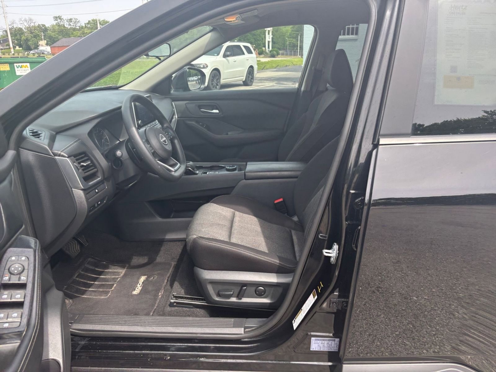 2024 Nissan Rogue SV 25
