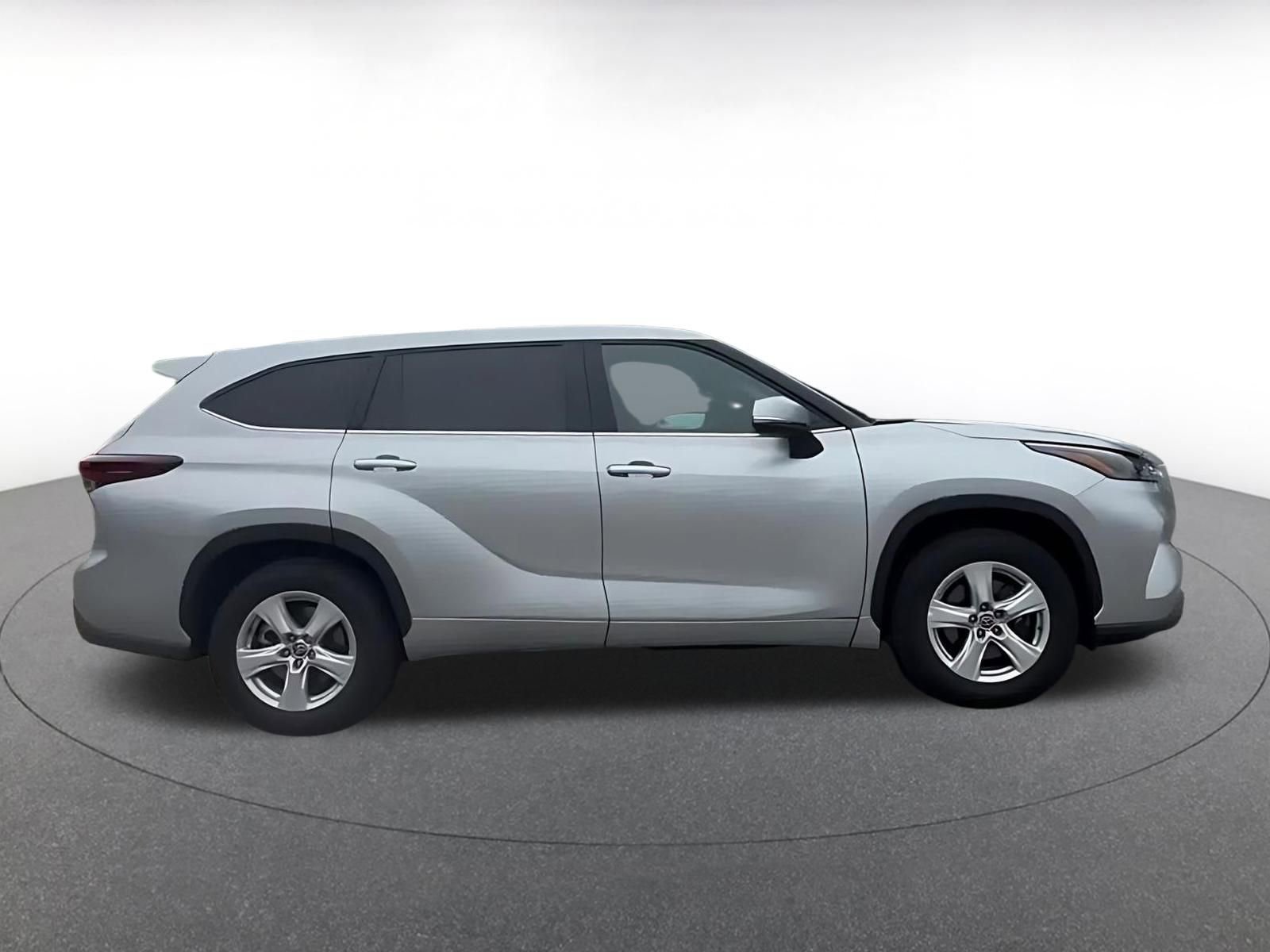 Thumbnail: 2025 Toyota Highlander - 15