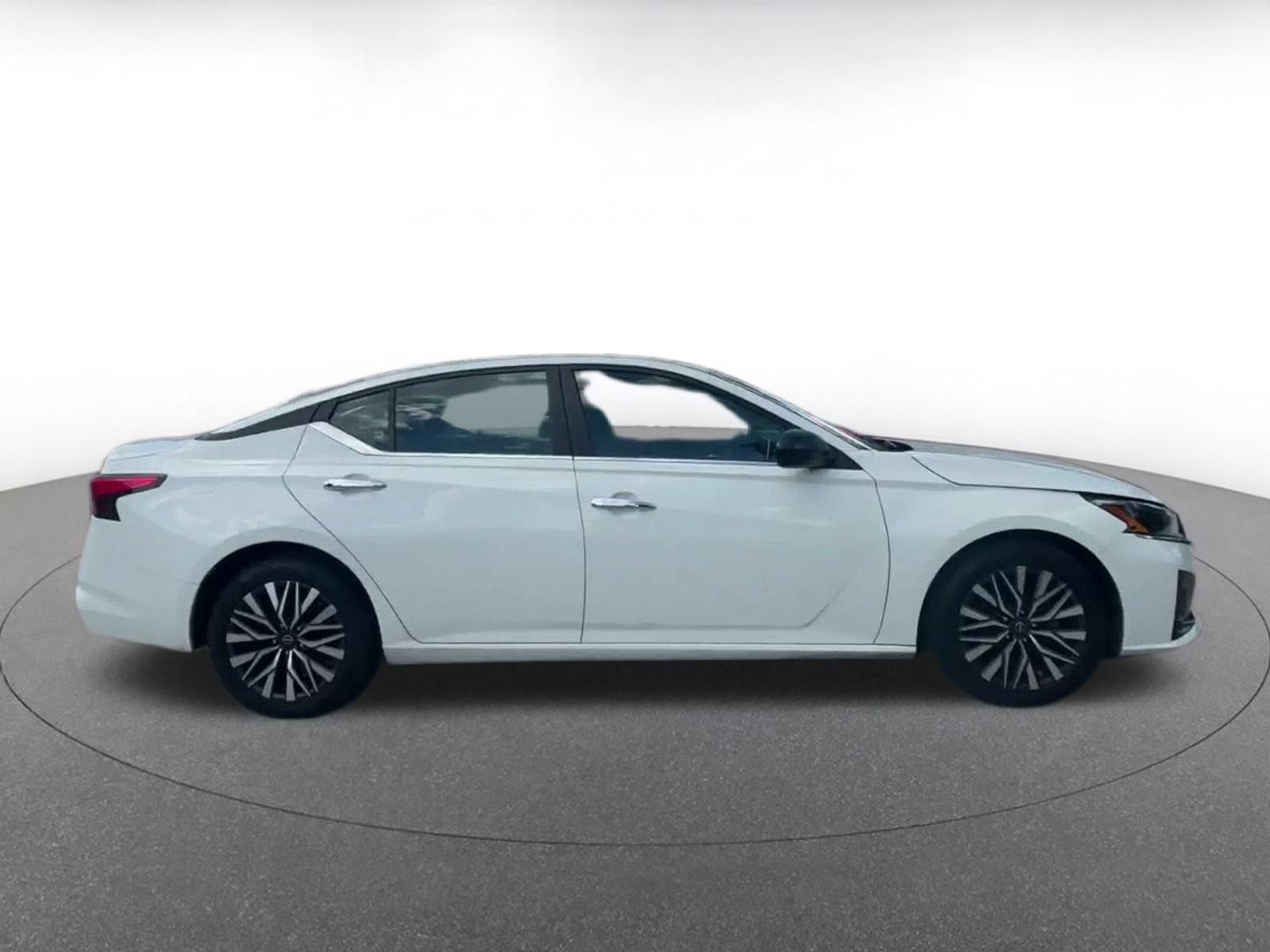 Thumbnail: 2025 Nissan Altima - 12