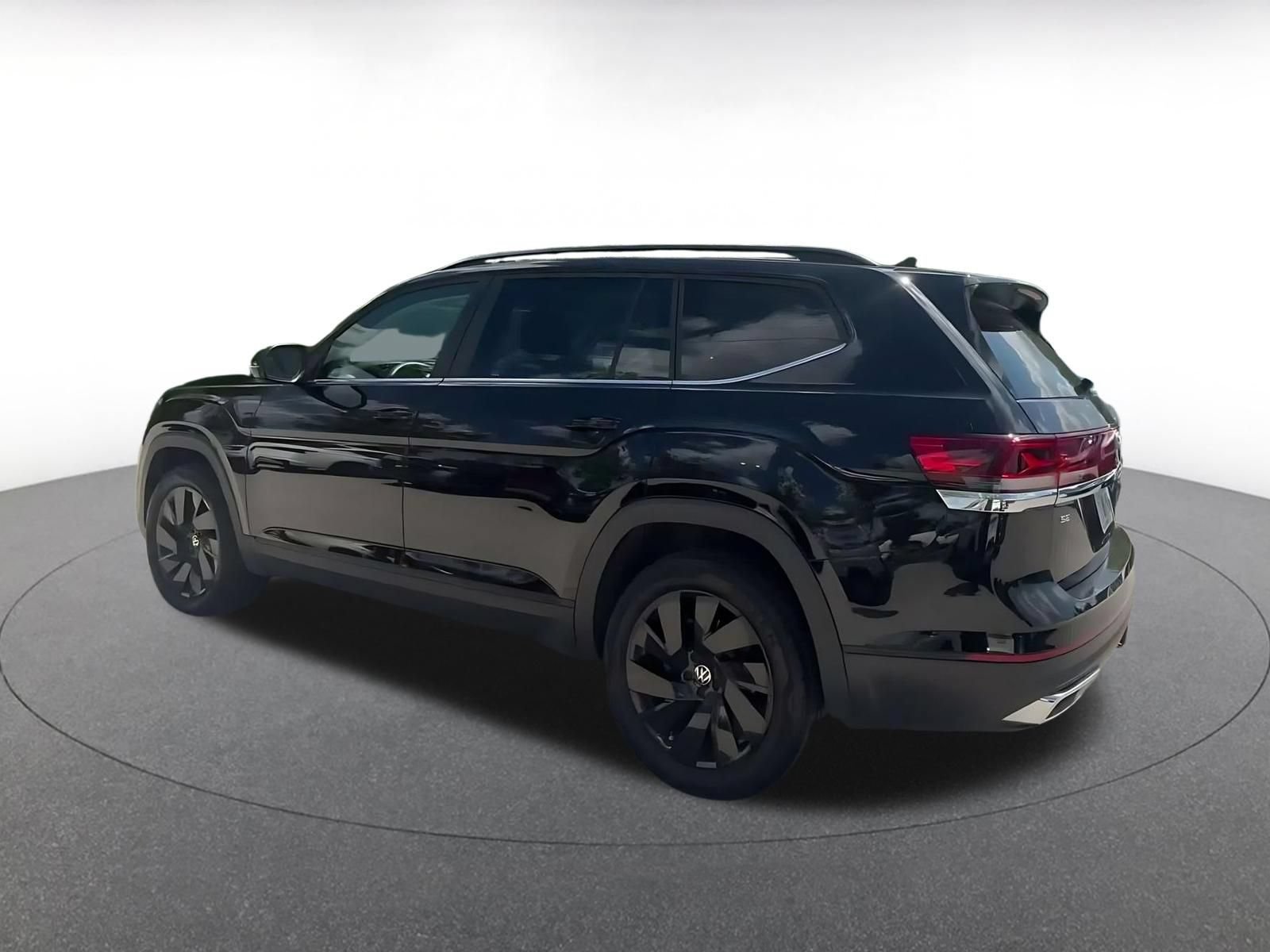 Thumbnail: 2026 Volkswagen Atlas - 12