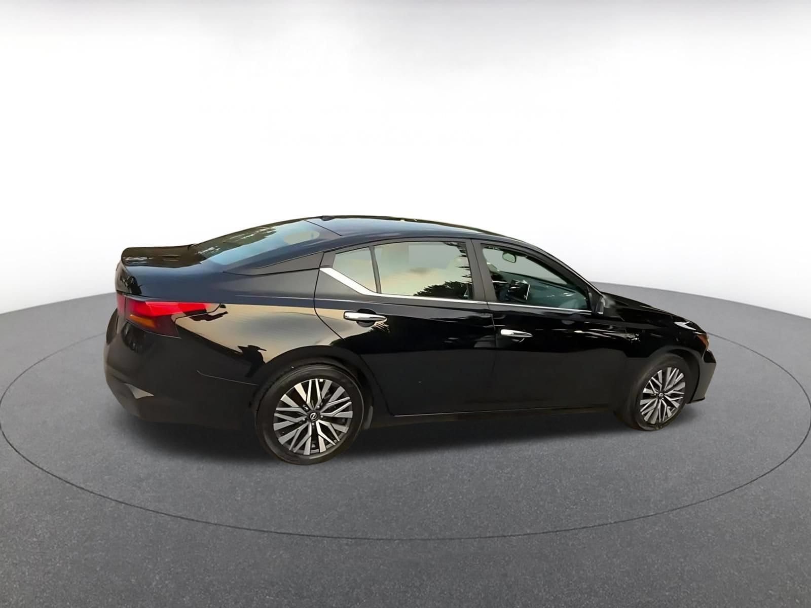 Thumbnail: 2025 Nissan Altima - 14