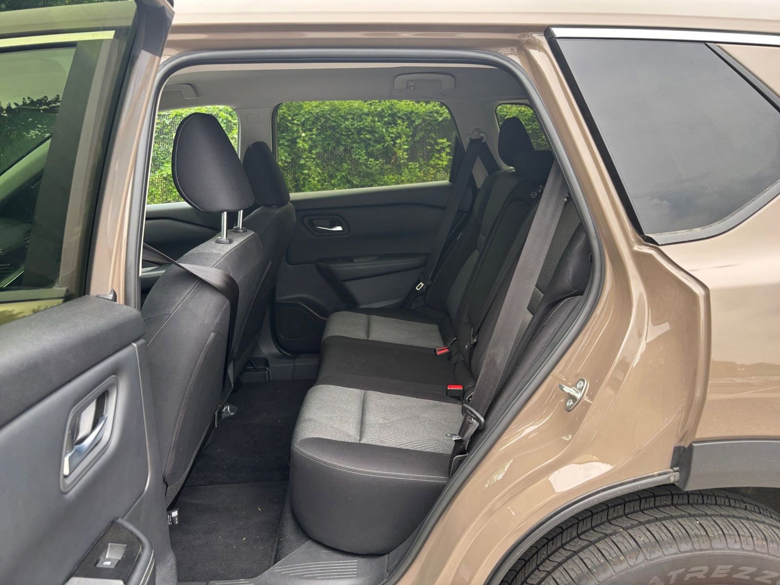 2024 Nissan Rogue SV 23