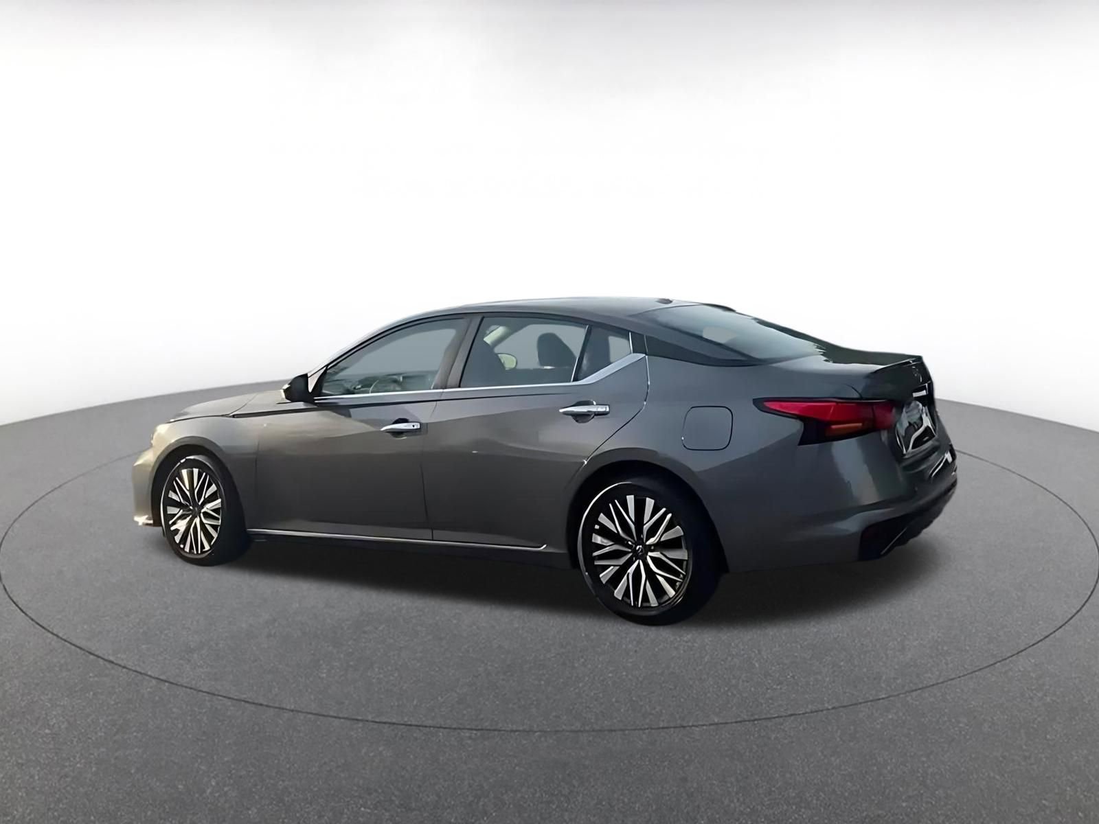 Thumbnail: 2025 Nissan Altima - 10