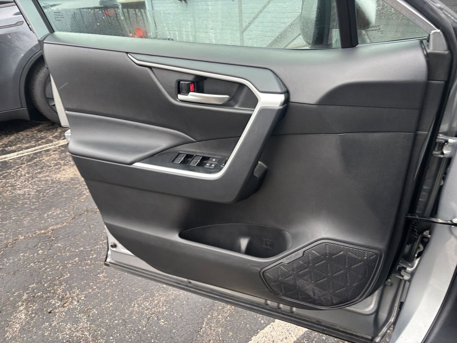 Thumbnail: 2025 Toyota RAV4 - 20