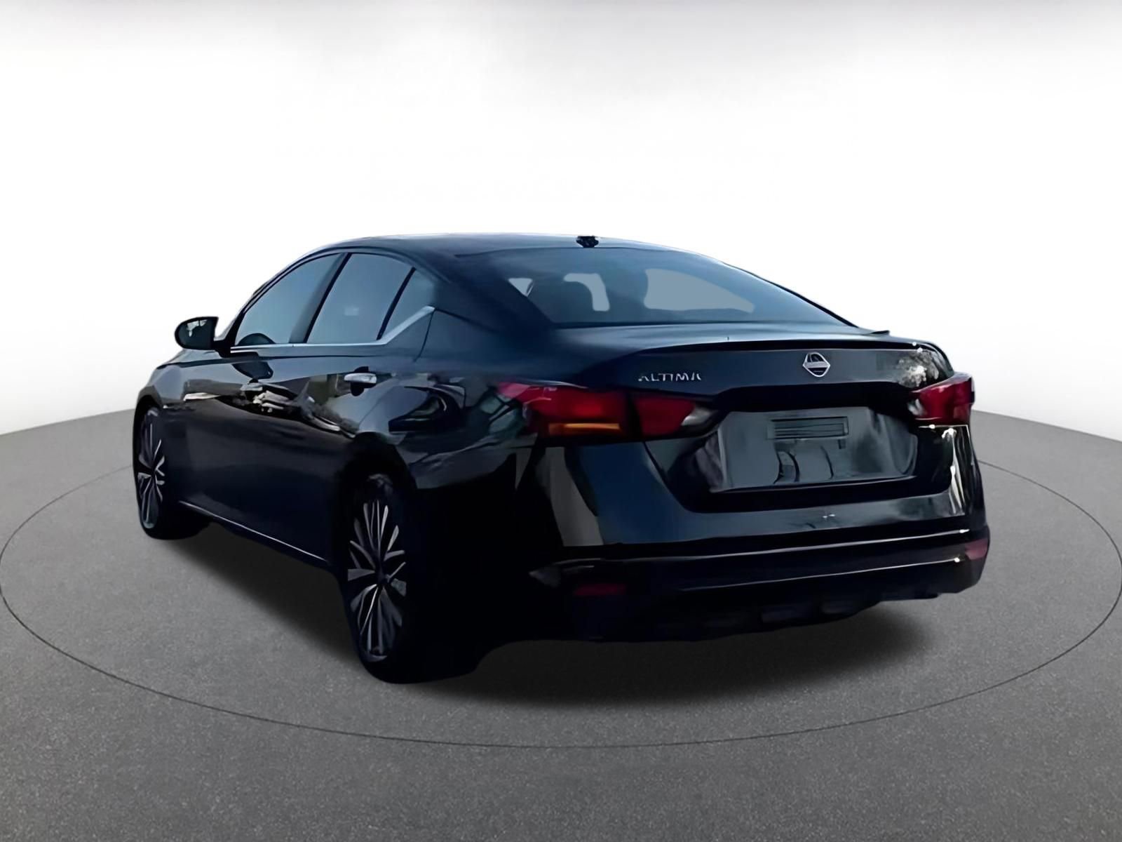 Thumbnail: 2025 Nissan Altima - 9