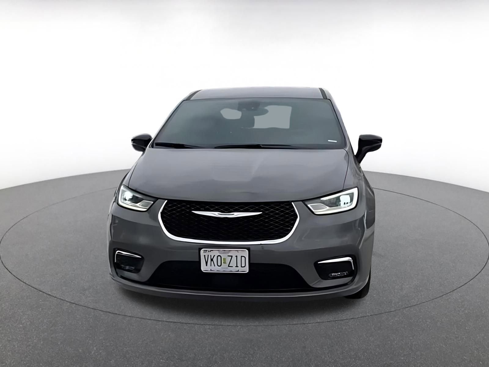 Thumbnail: 2025 Chrysler Pacifica - 4