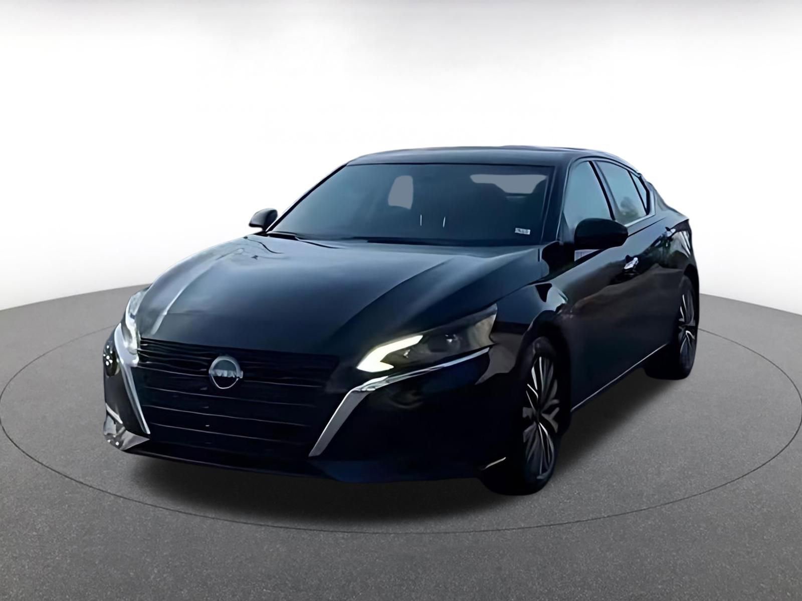 Thumbnail: 2025 Nissan Altima - 4