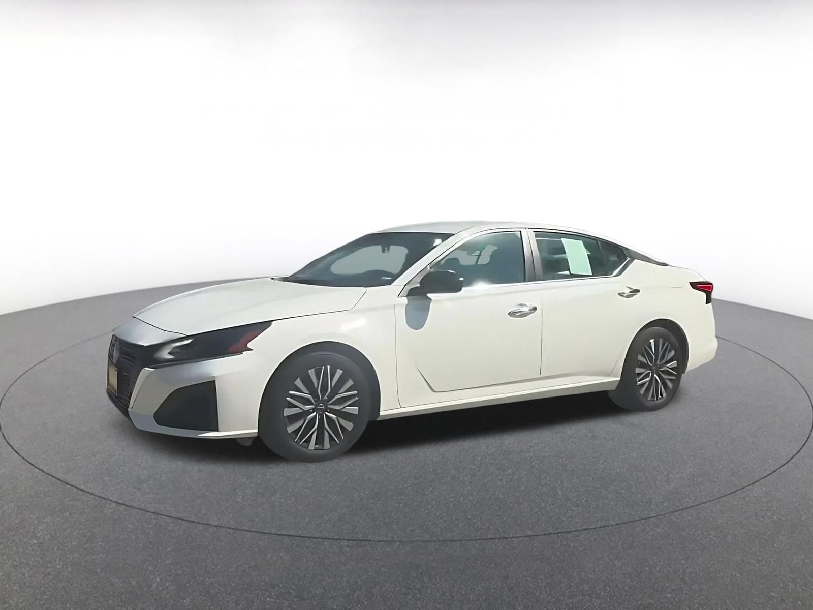 Thumbnail: 2025 Nissan Altima - 7