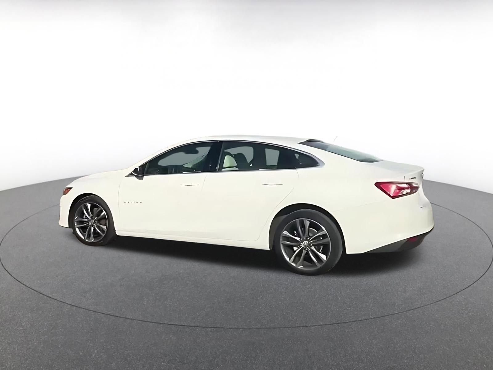 Thumbnail: 2024 Chevrolet Malibu - 10