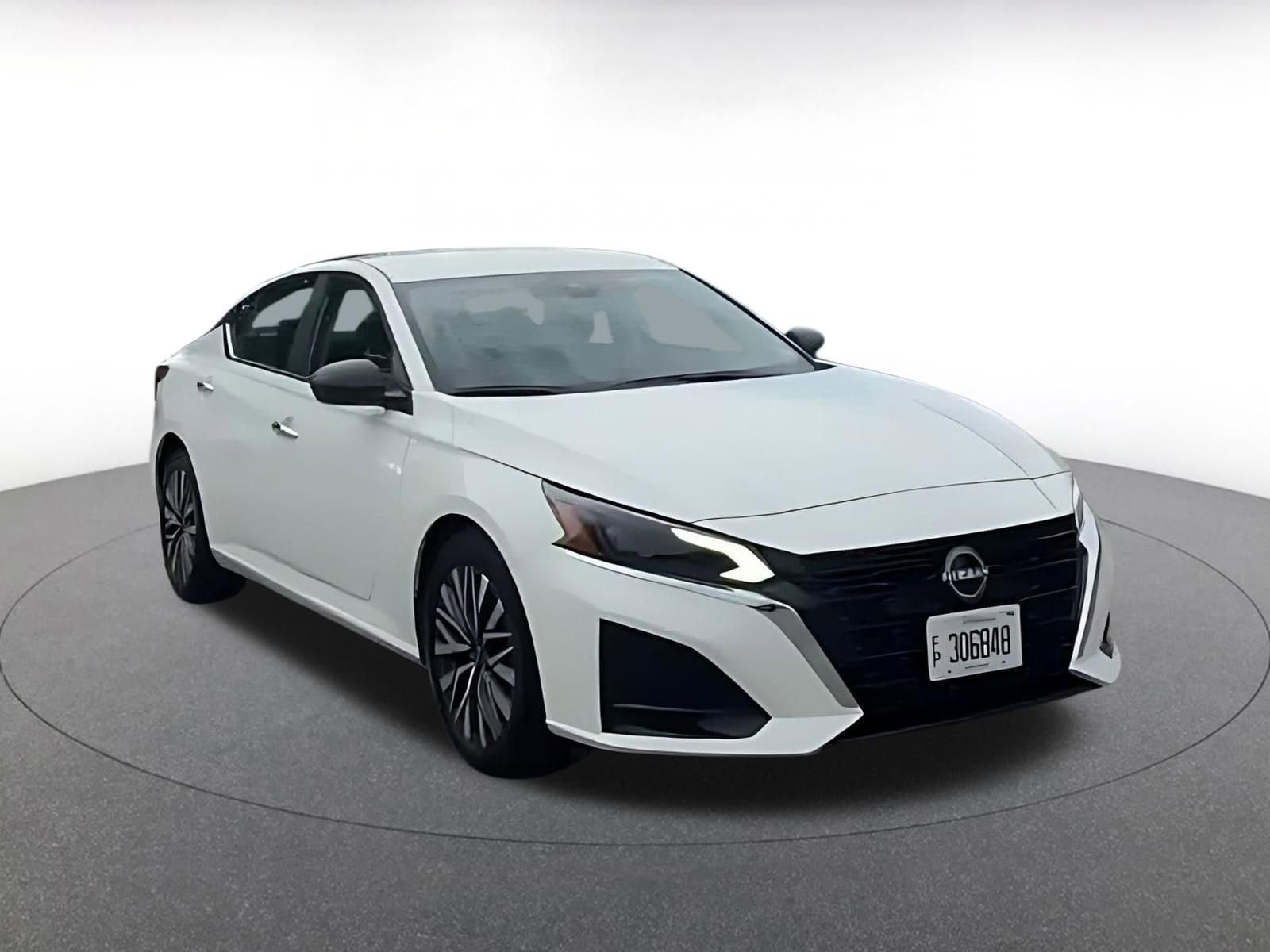 Thumbnail: 2025 Nissan Altima - 3