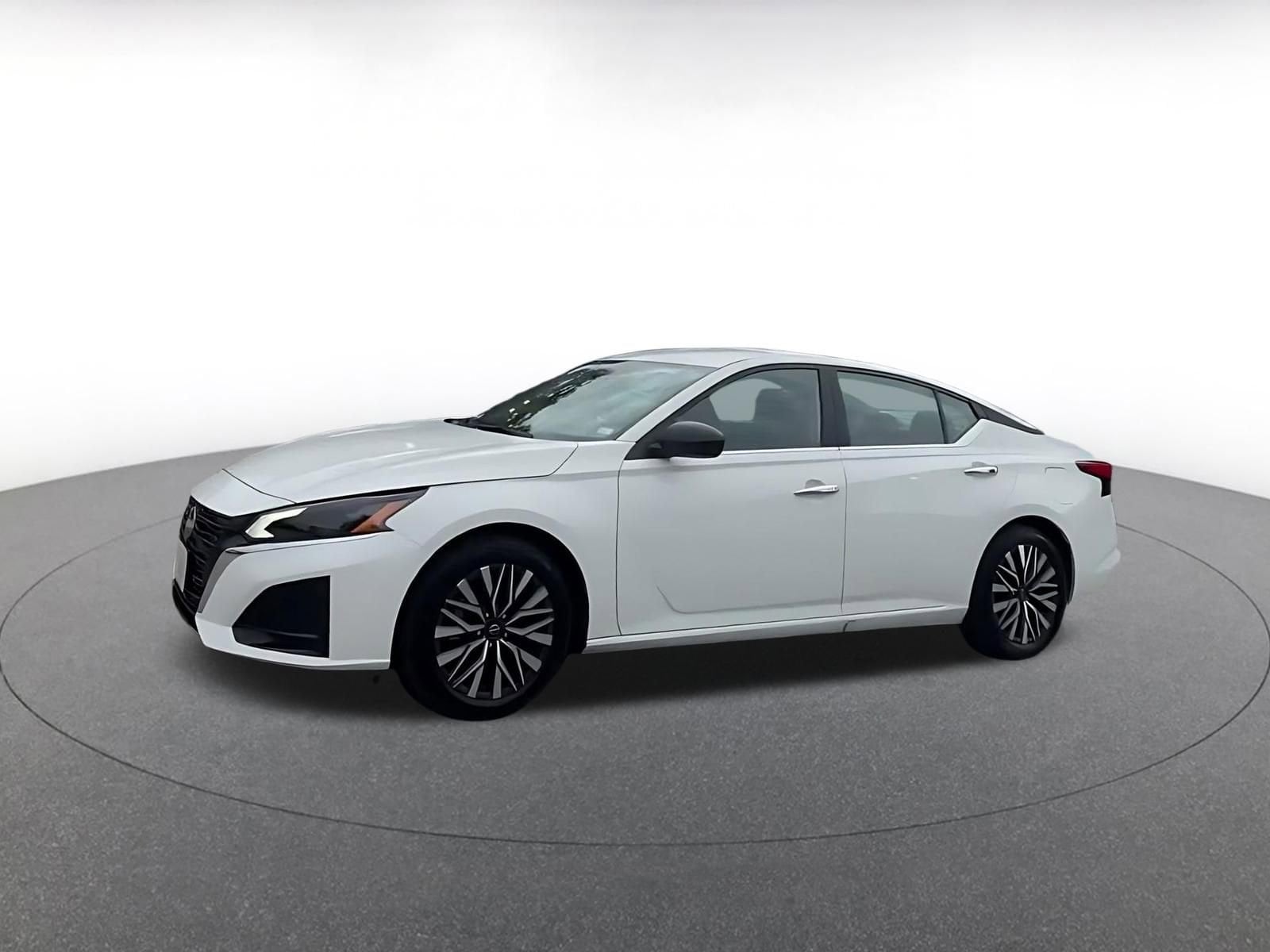 Thumbnail: 2025 Nissan Altima - 8
