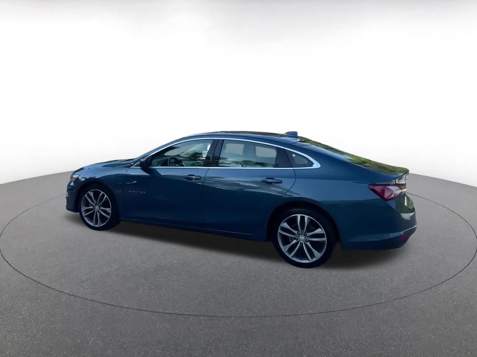 Thumbnail: 2024 Chevrolet Malibu - 10
