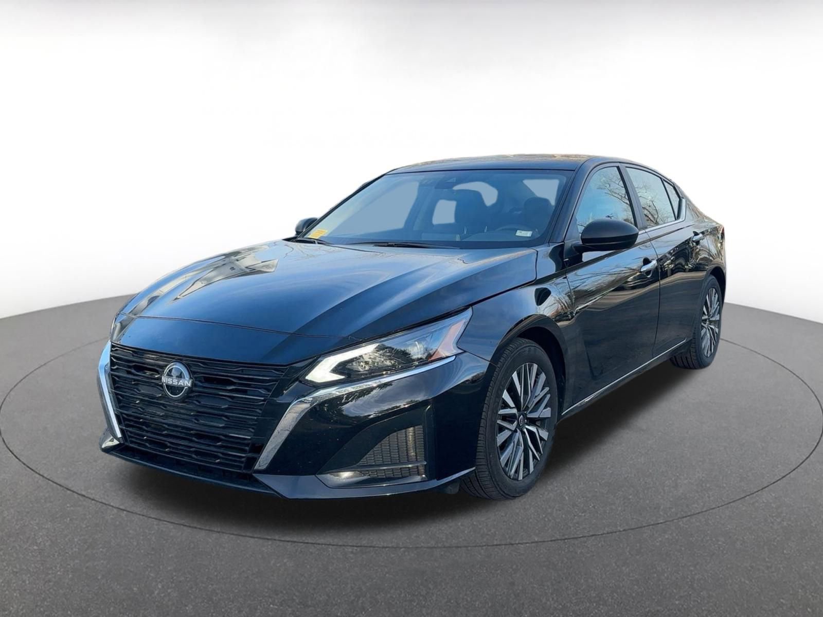 Thumbnail: 2025 Nissan Altima - 3