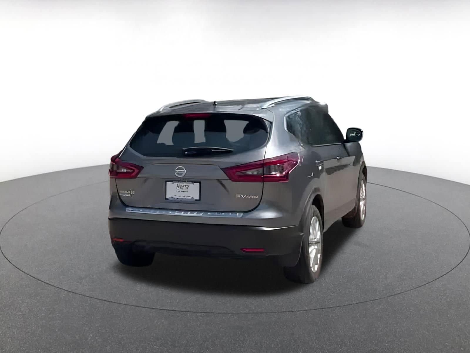Thumbnail: 2022 Nissan Rogue Sport - 10