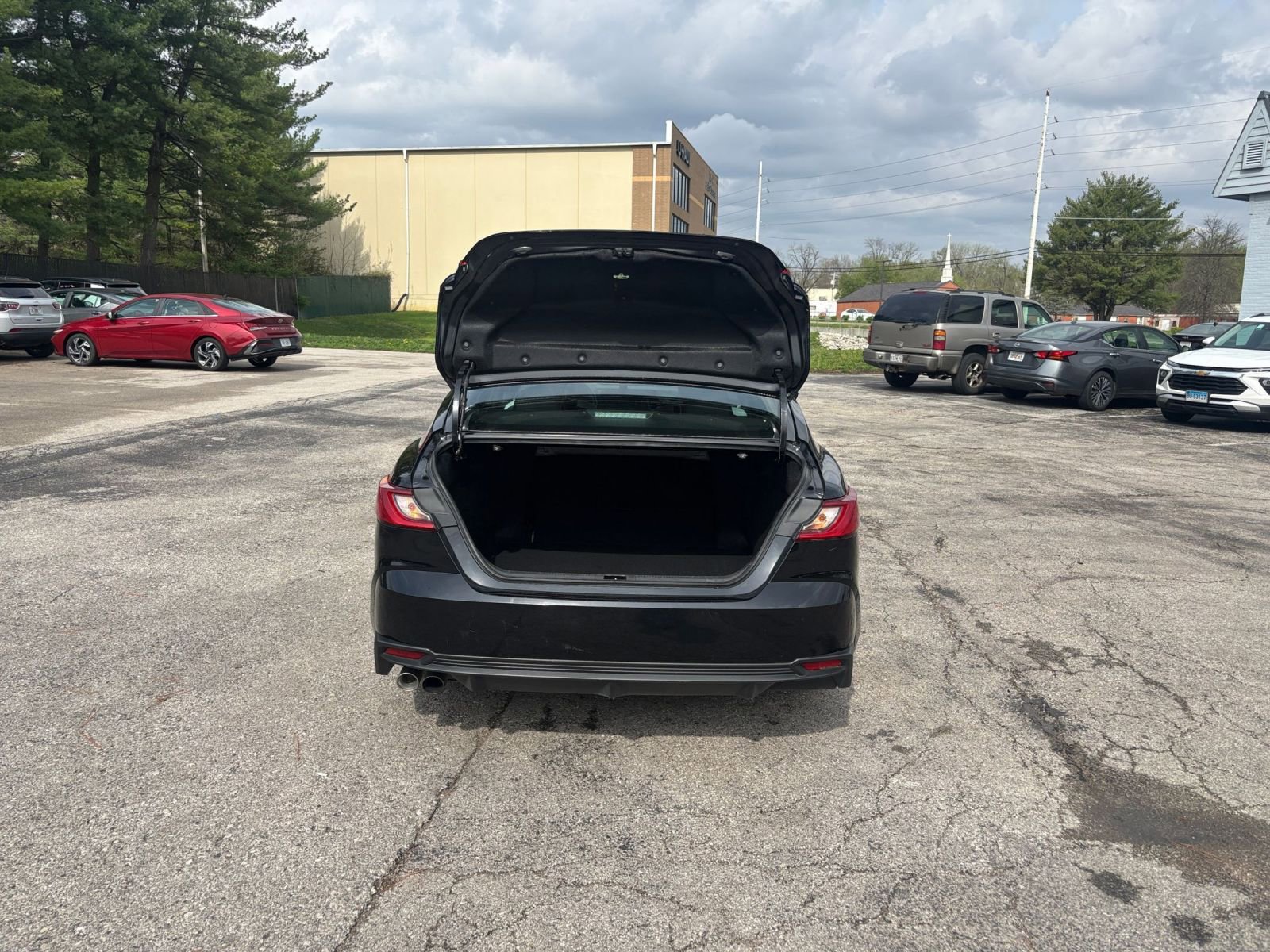 Thumbnail: 2025 Toyota Camry - 29