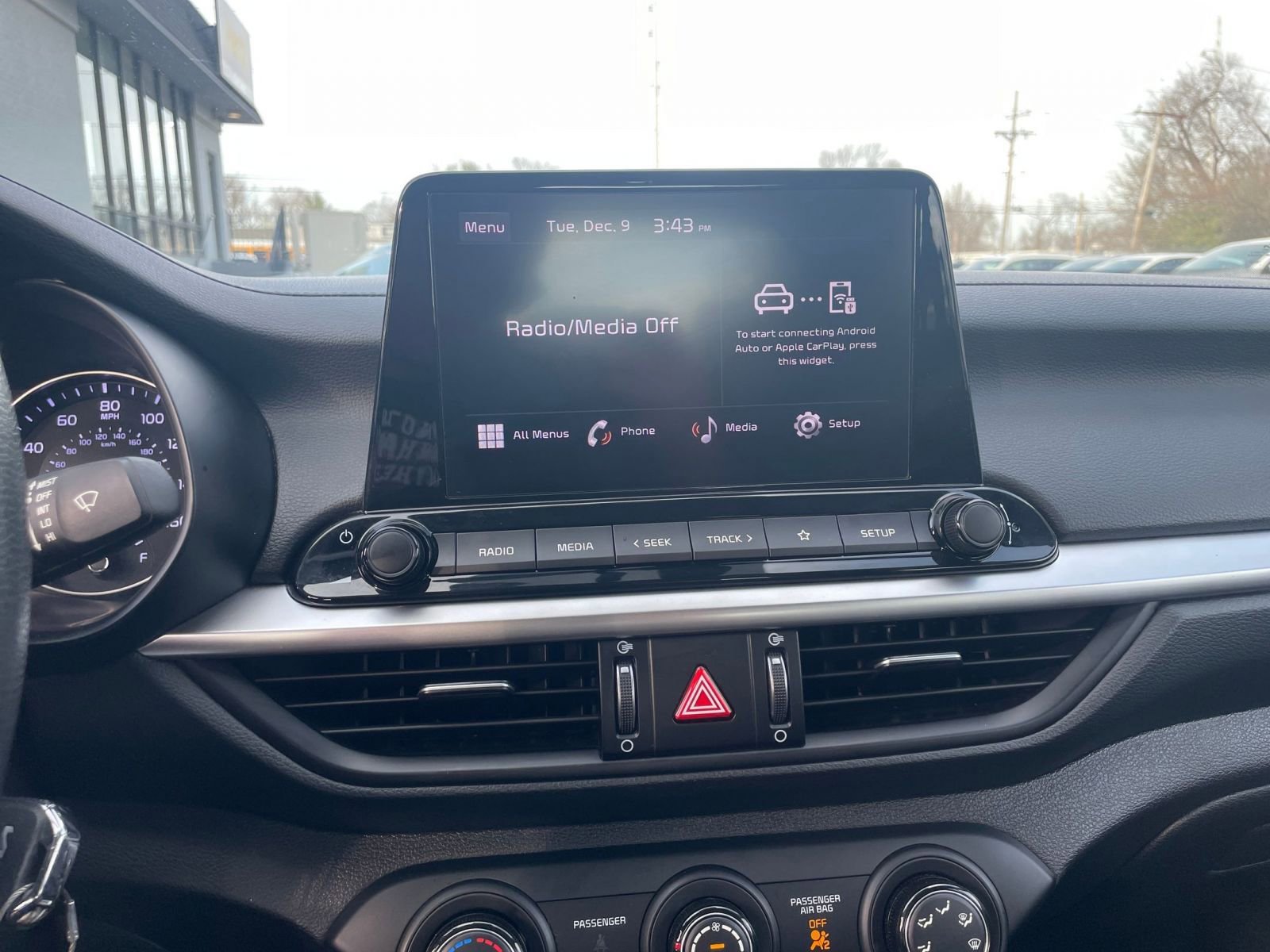 Thumbnail: 2024 Kia Forte - 18