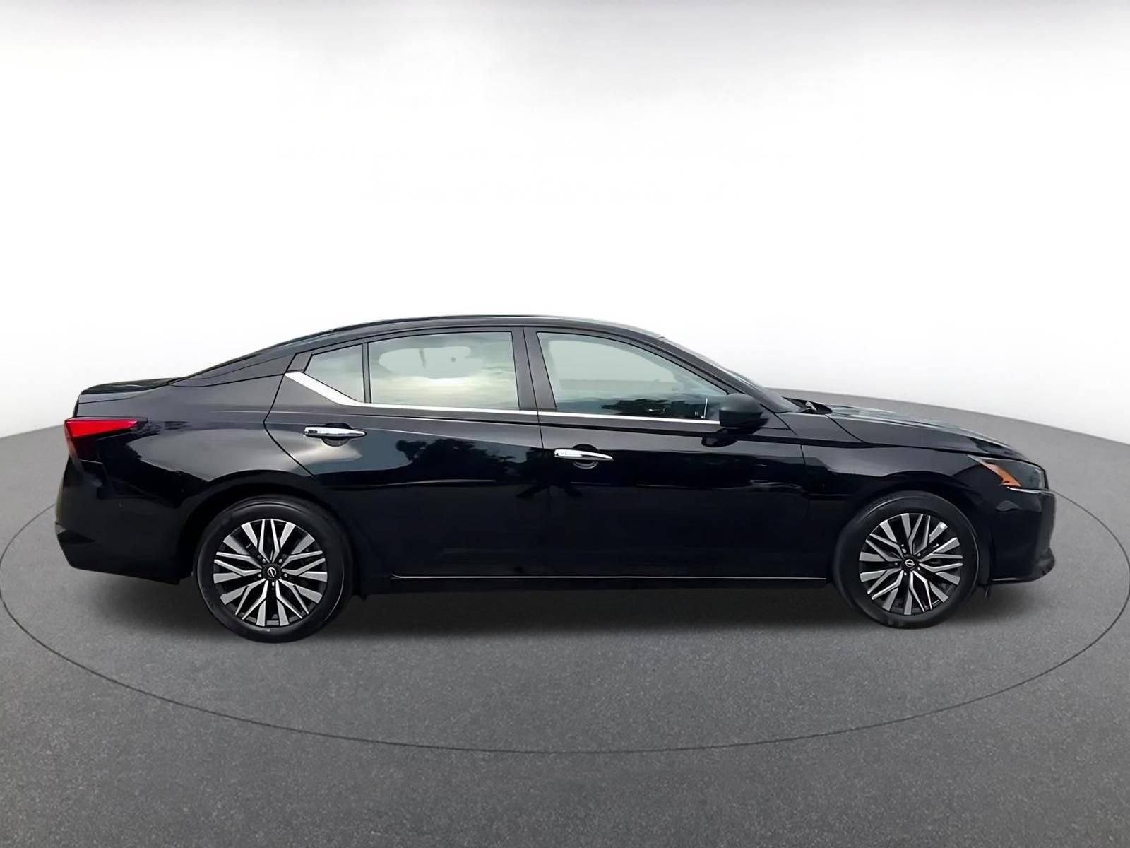 Thumbnail: 2025 Nissan Altima - 16