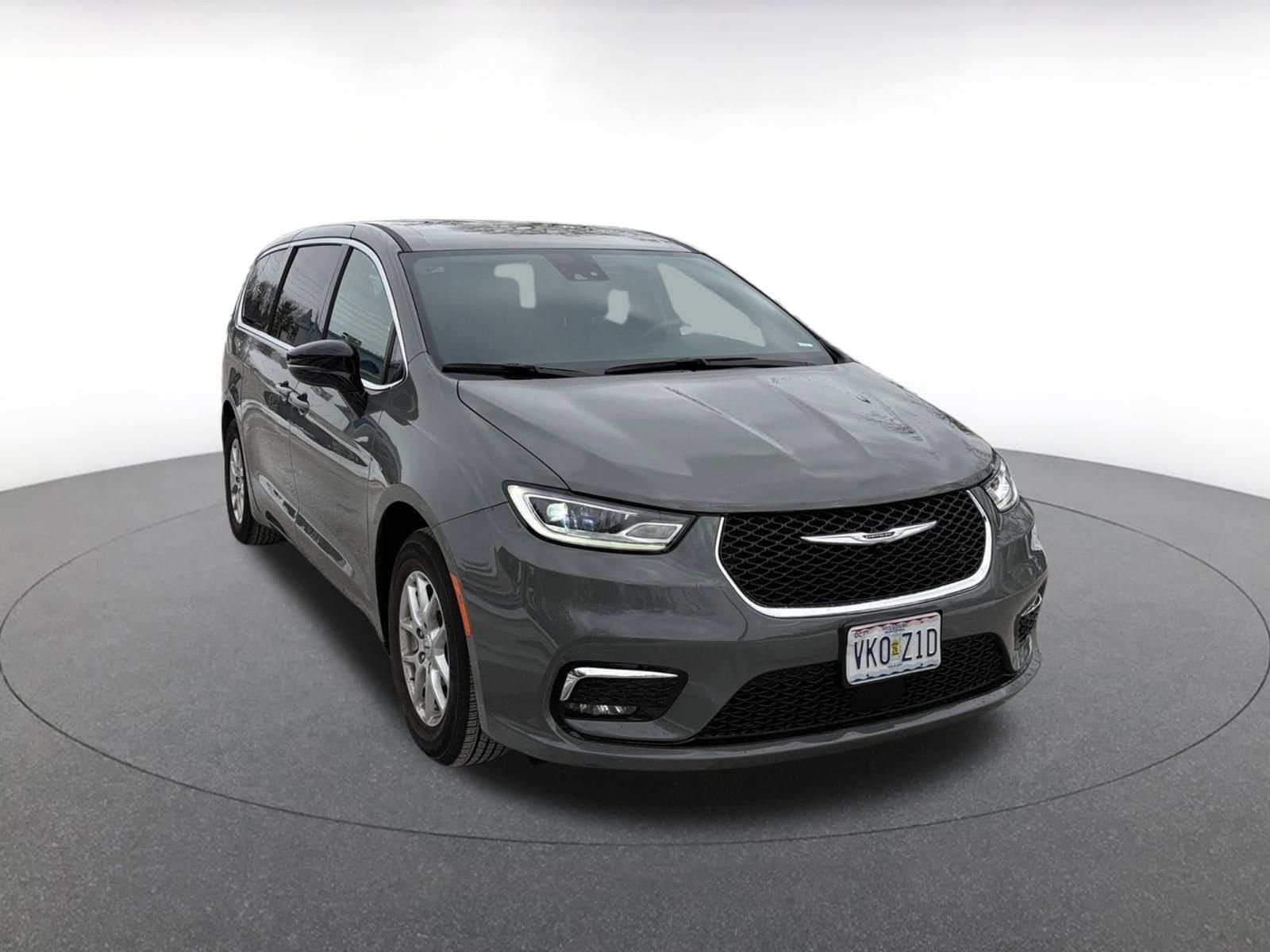 Thumbnail: 2025 Chrysler Pacifica - 1