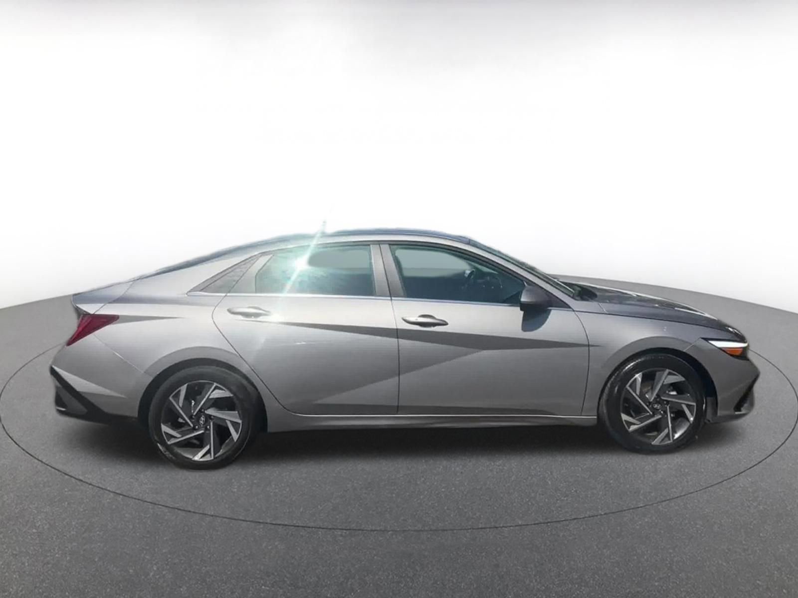 Thumbnail: 2025 Hyundai Elantra - 14