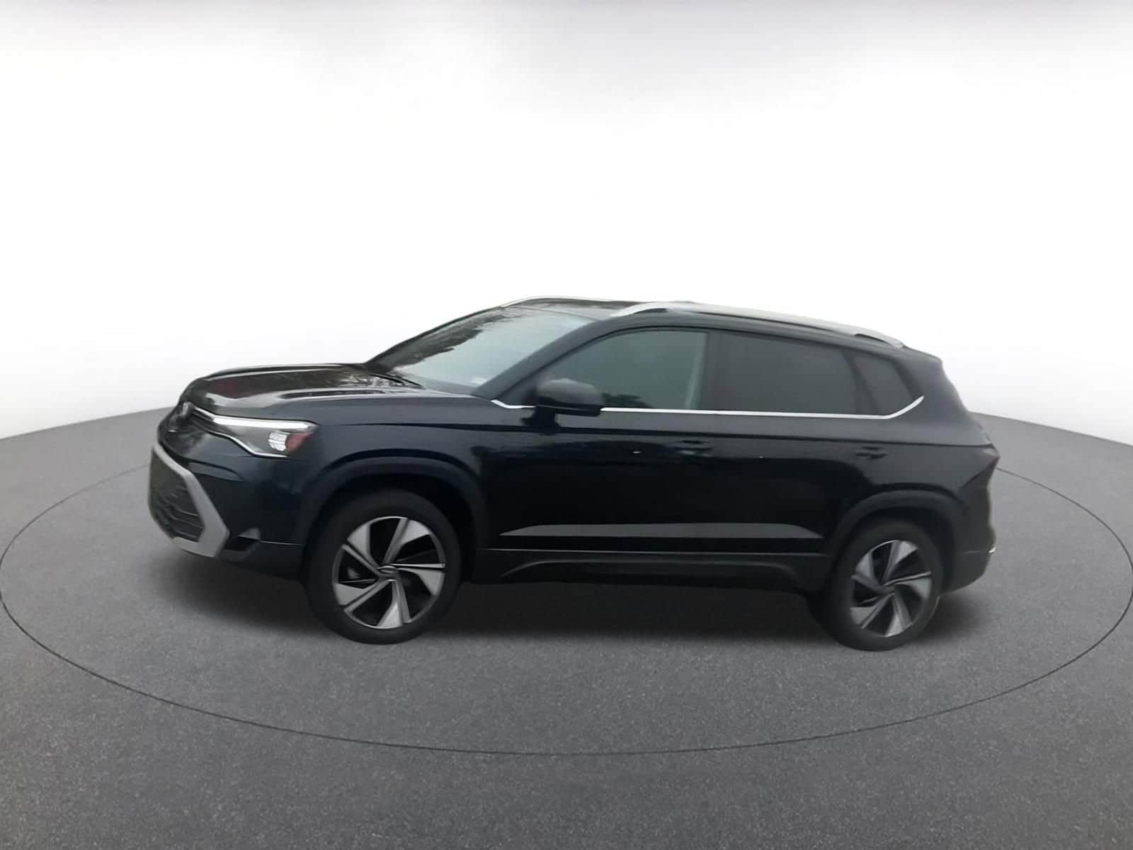 Thumbnail: 2025 Volkswagen Taos - 10