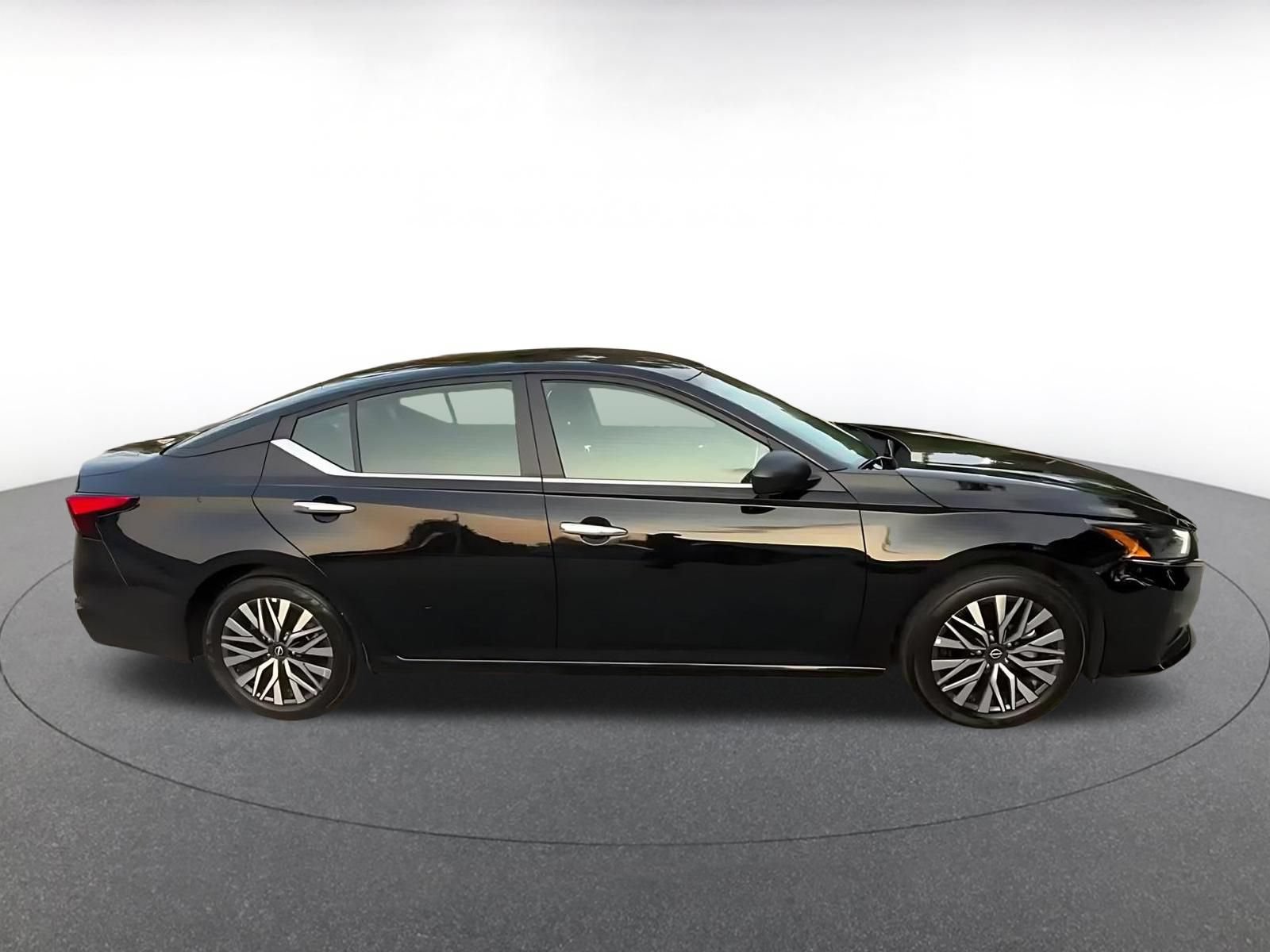 Thumbnail: 2025 Nissan Altima - 15