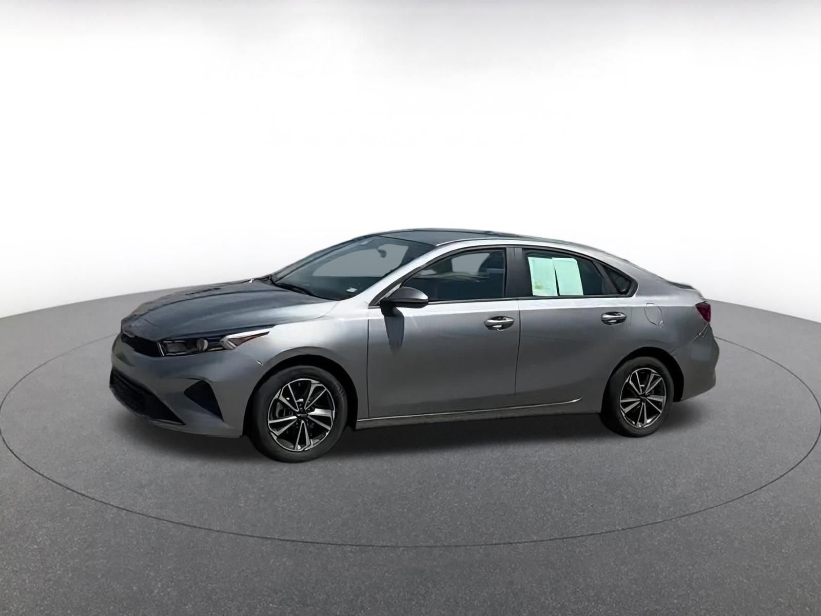 Thumbnail: 2024 Kia Forte - 6