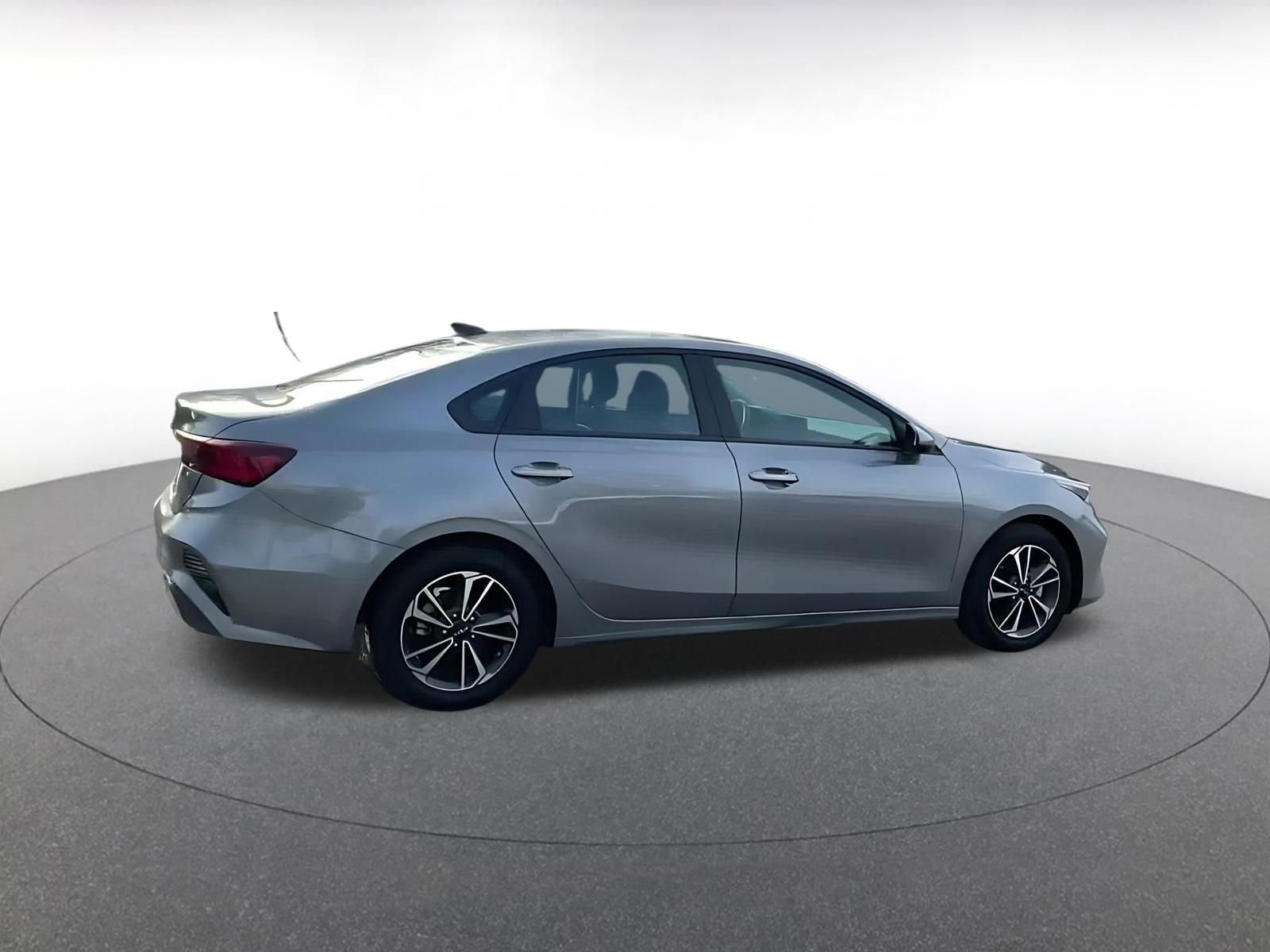 Thumbnail: 2024 Kia Forte - 14