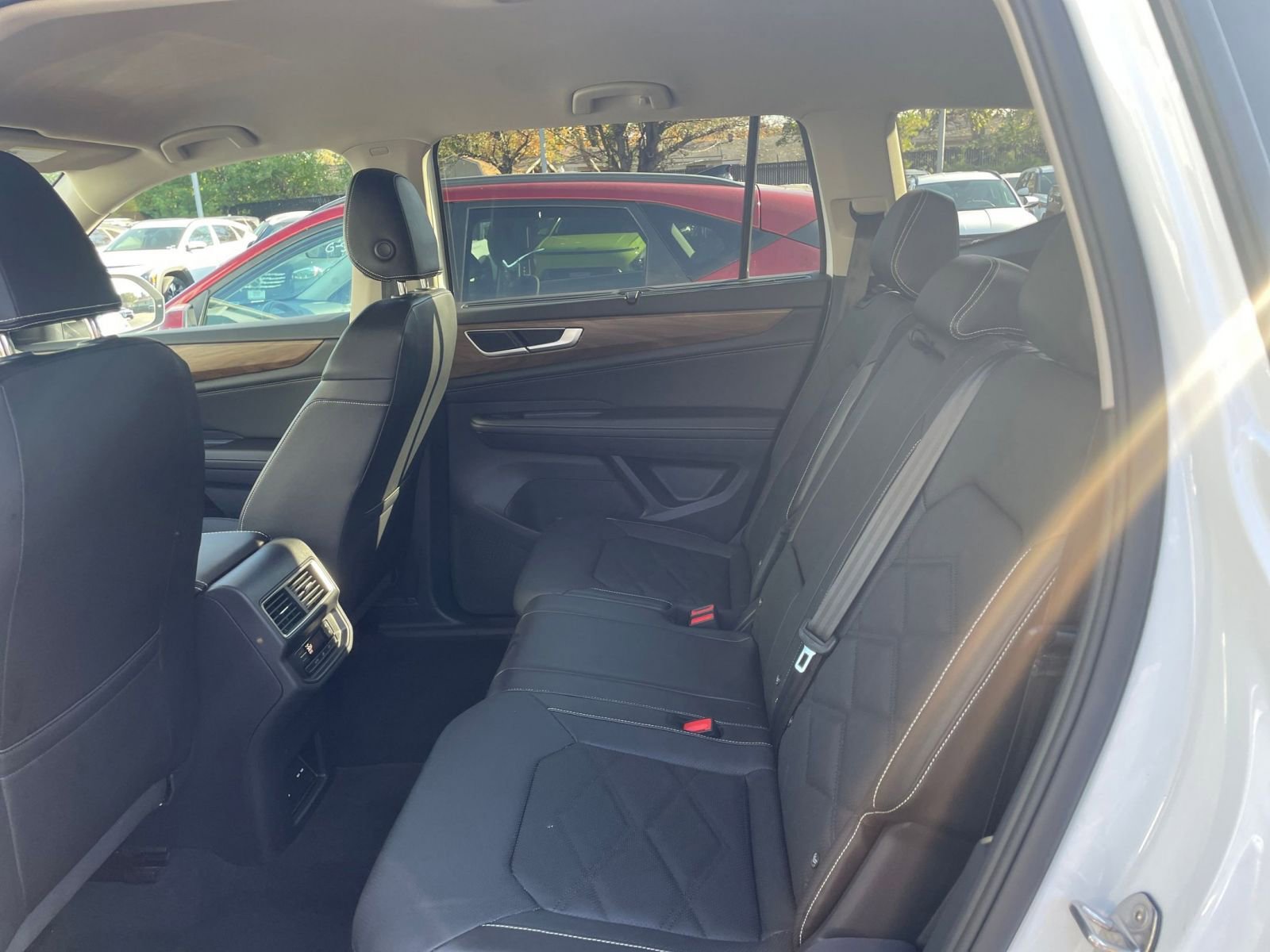 Thumbnail: 2025 Volkswagen Atlas - 23