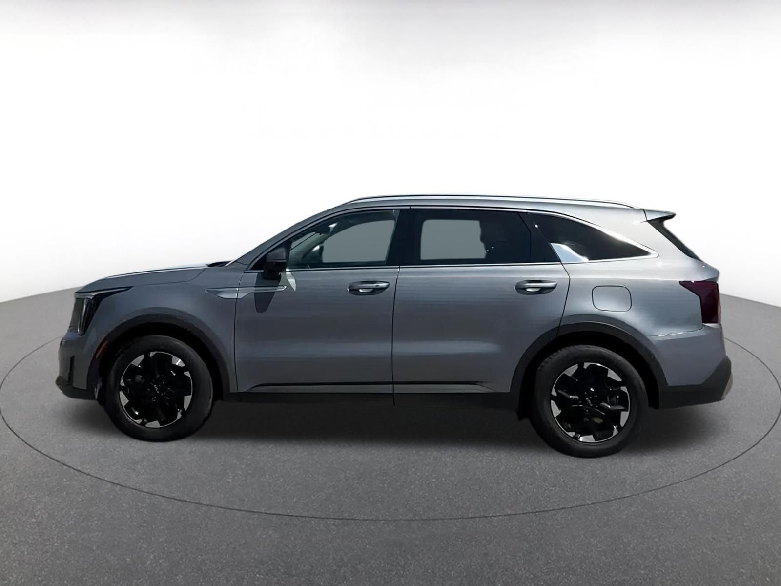 2024 Kia Sorento S 8