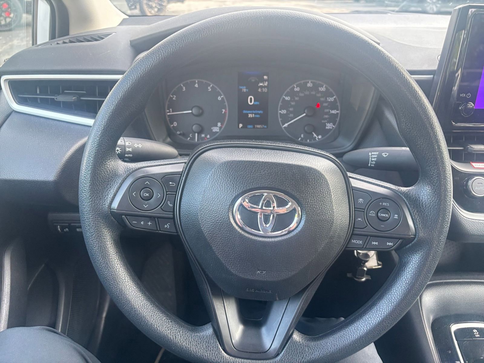 Thumbnail: 2025 Toyota Corolla - 33