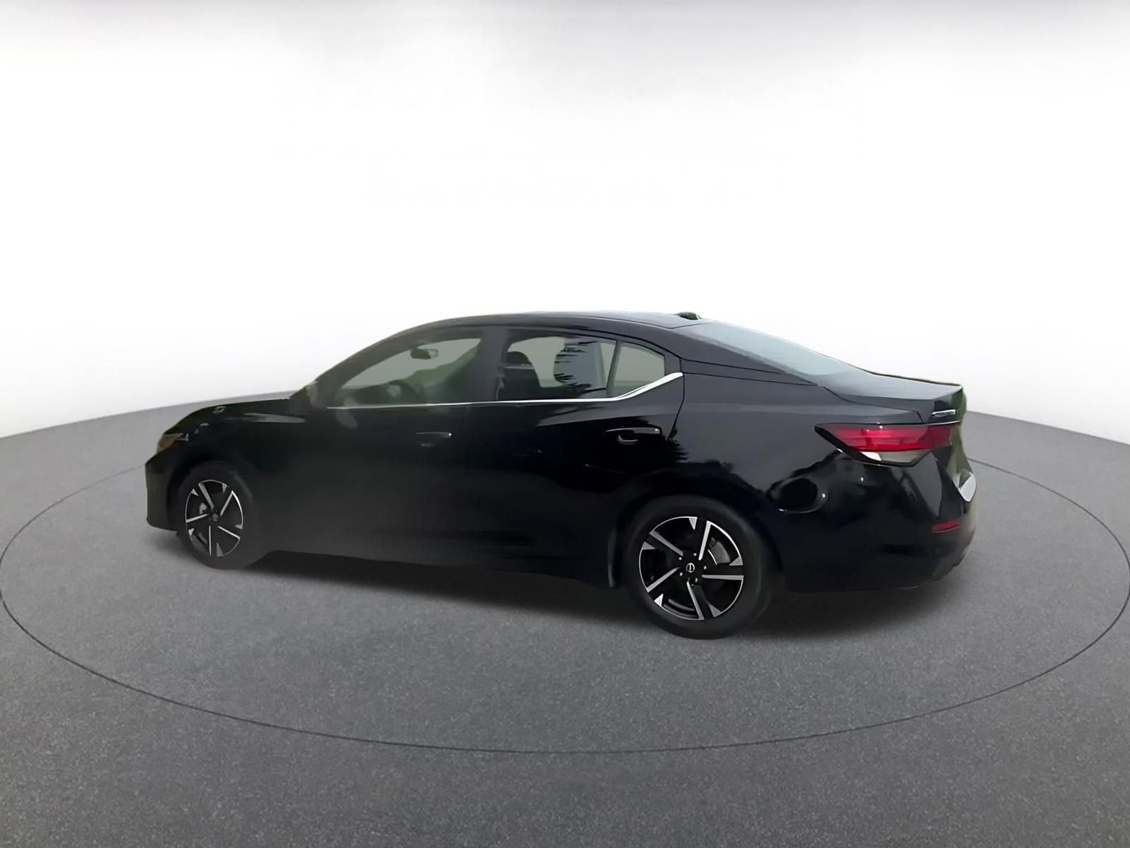 Thumbnail: 2025 Nissan Sentra - 10