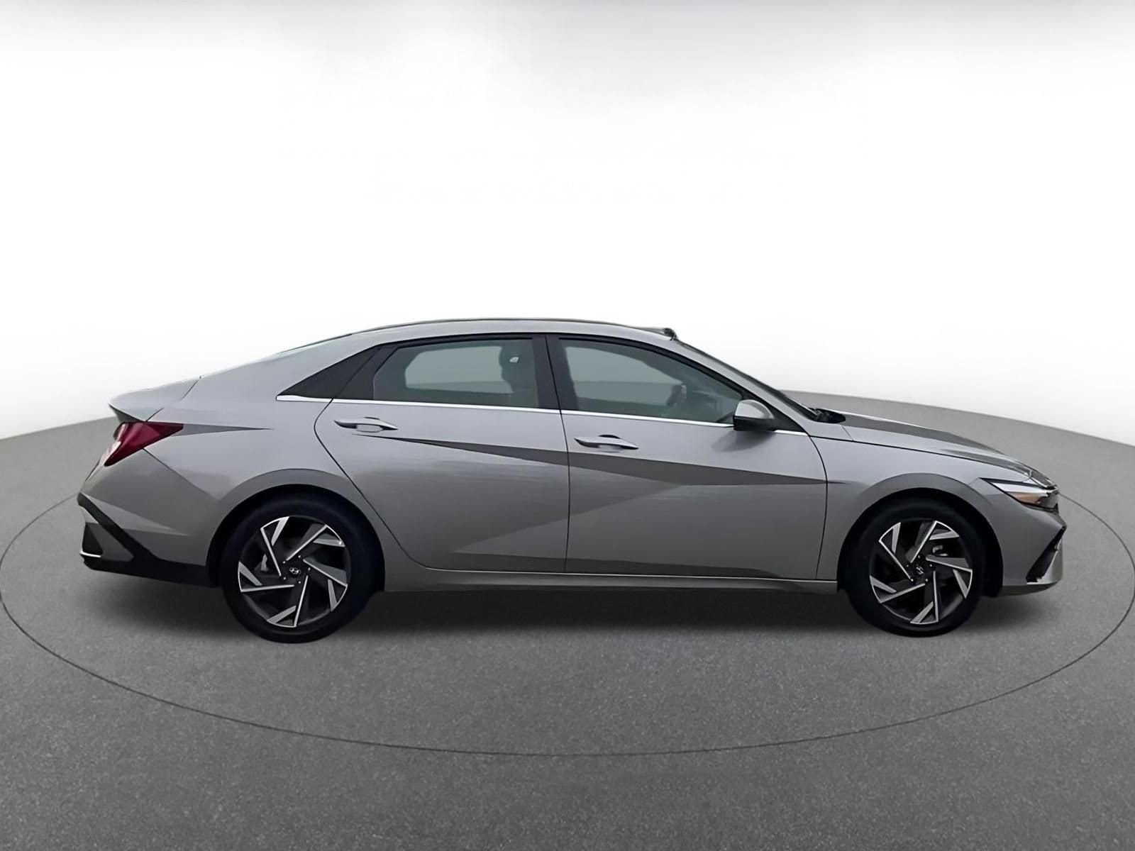 Thumbnail: 2025 Hyundai Elantra - 9